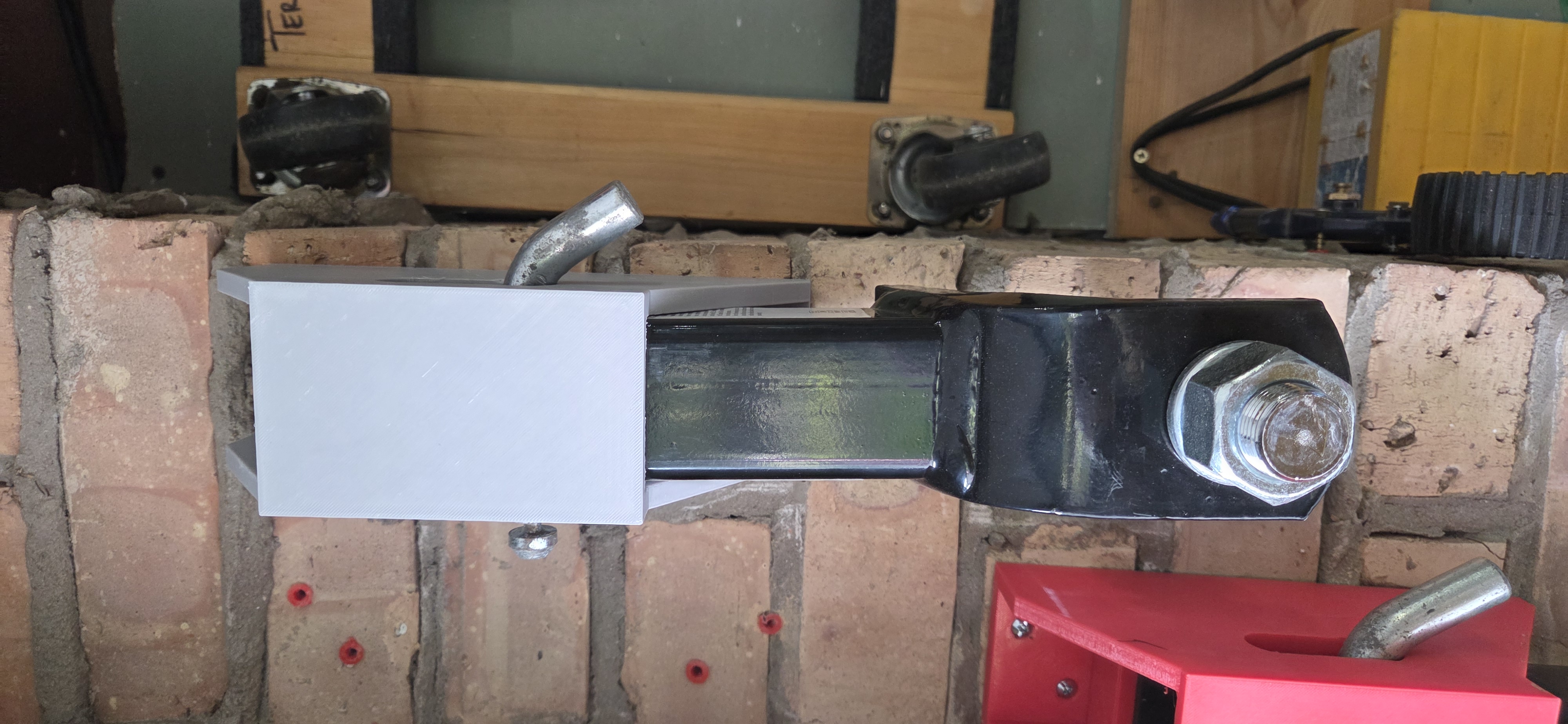 2" Hitch Wall Mount — miniatura 2