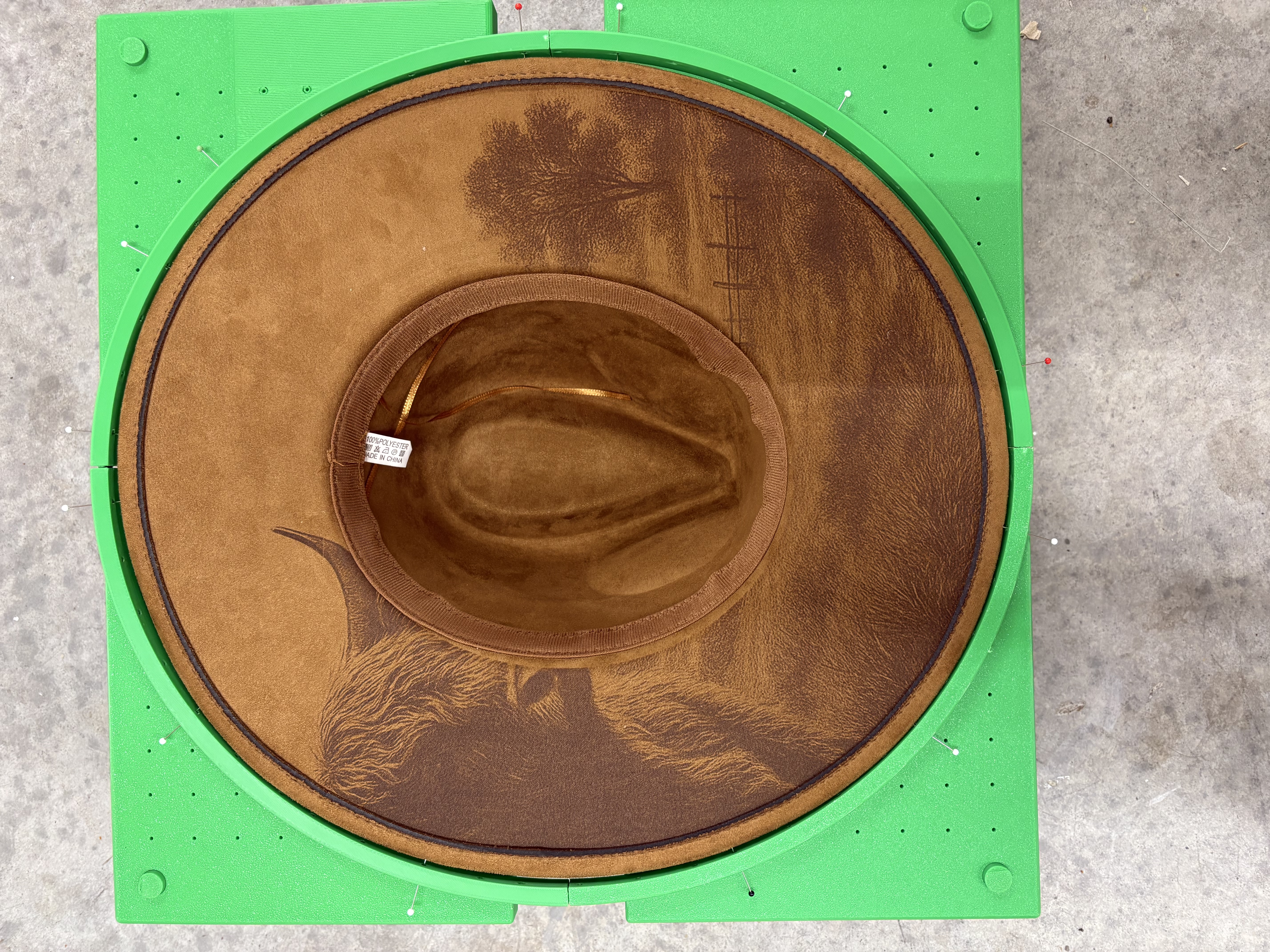 Ultimate Hat Jig – Wide-Brim Hat Laser Engraving Jig (STL / 3MF)