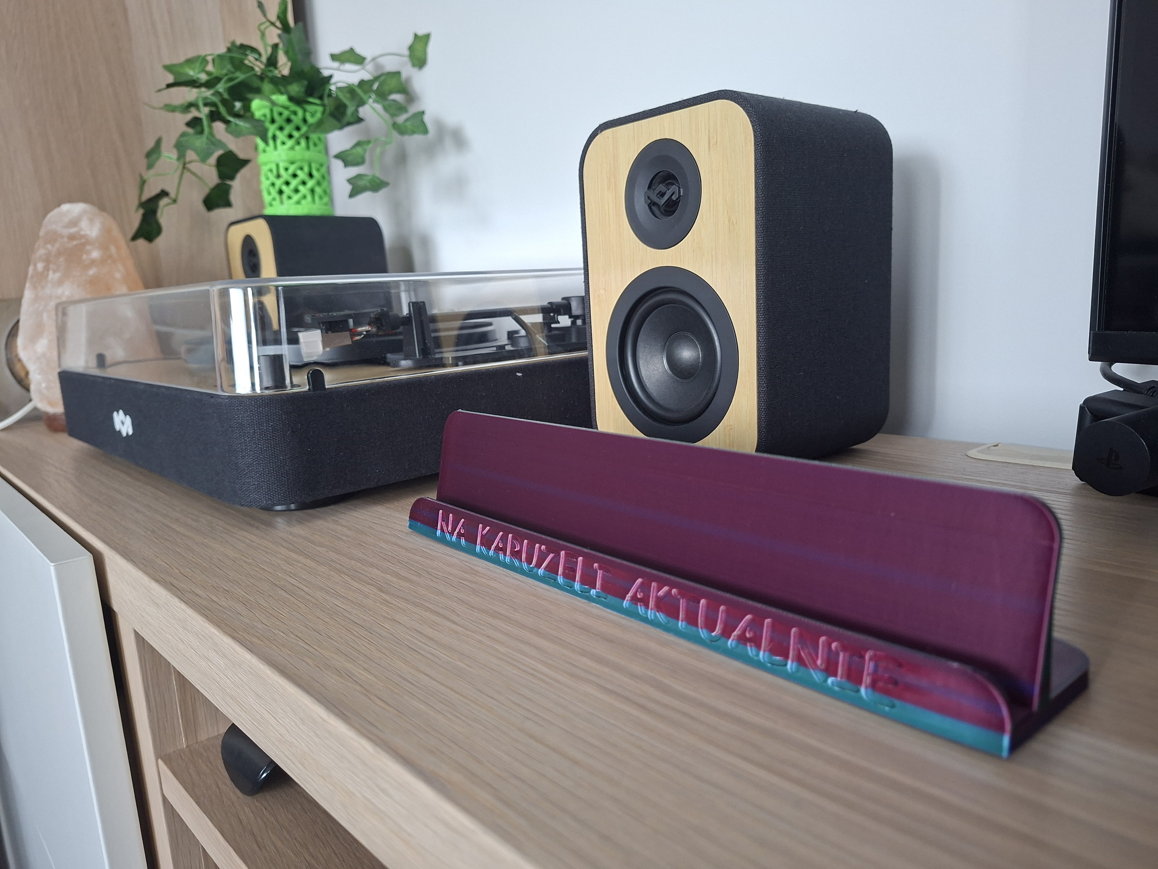 Vinyl Stand Comic Sans [with PL and EN text]