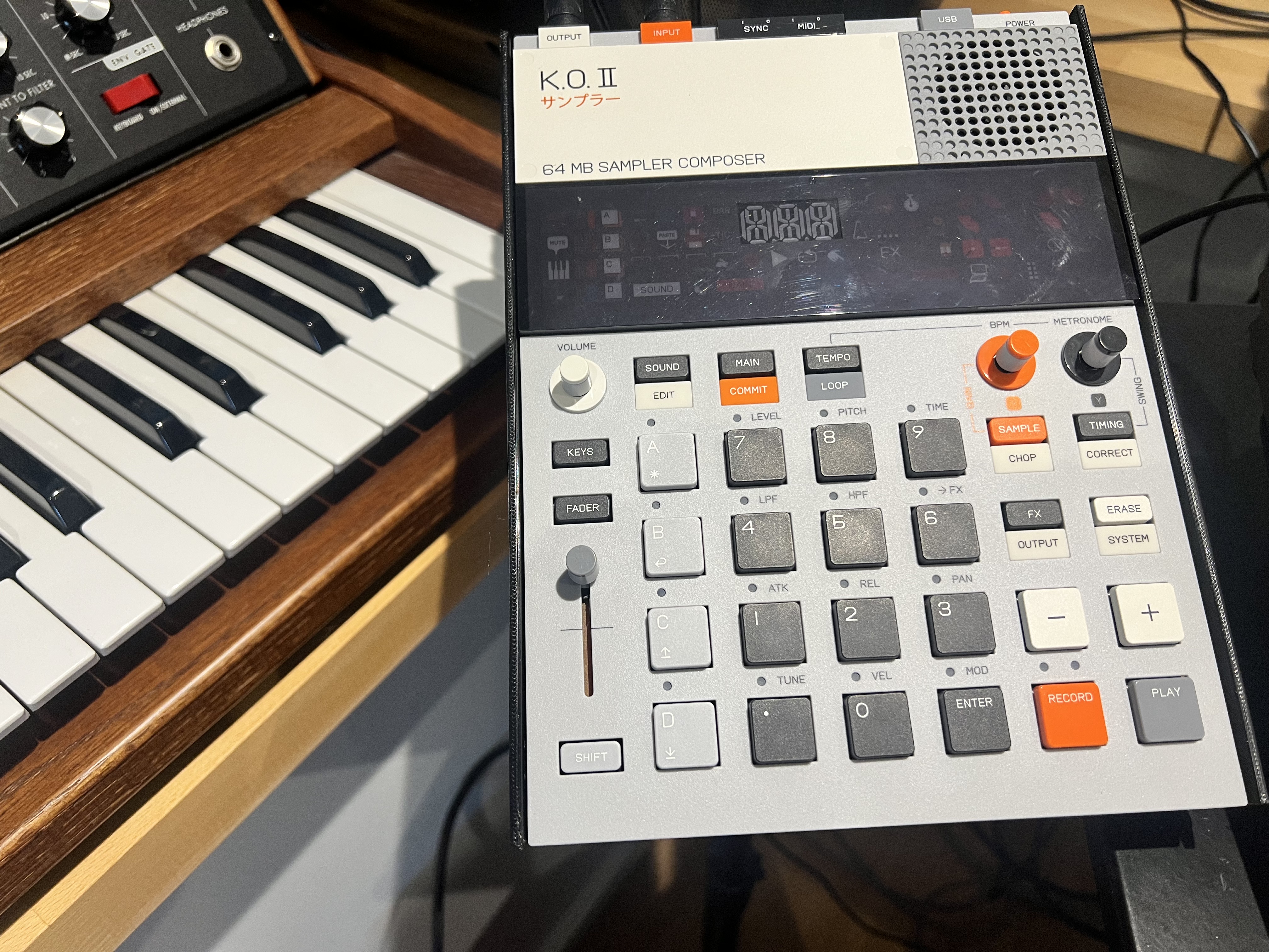 Teenage Engineering EP-133 KOII sampler - mounting plate for drum machine stand