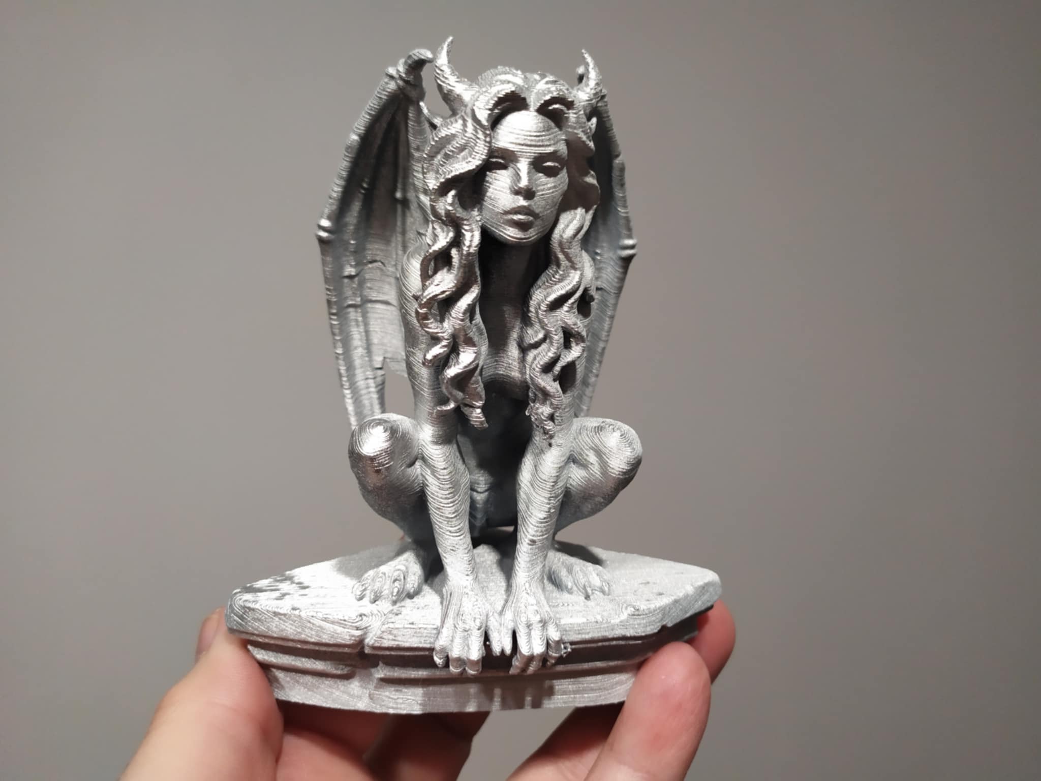 Gargoyle statue — miniatura 3