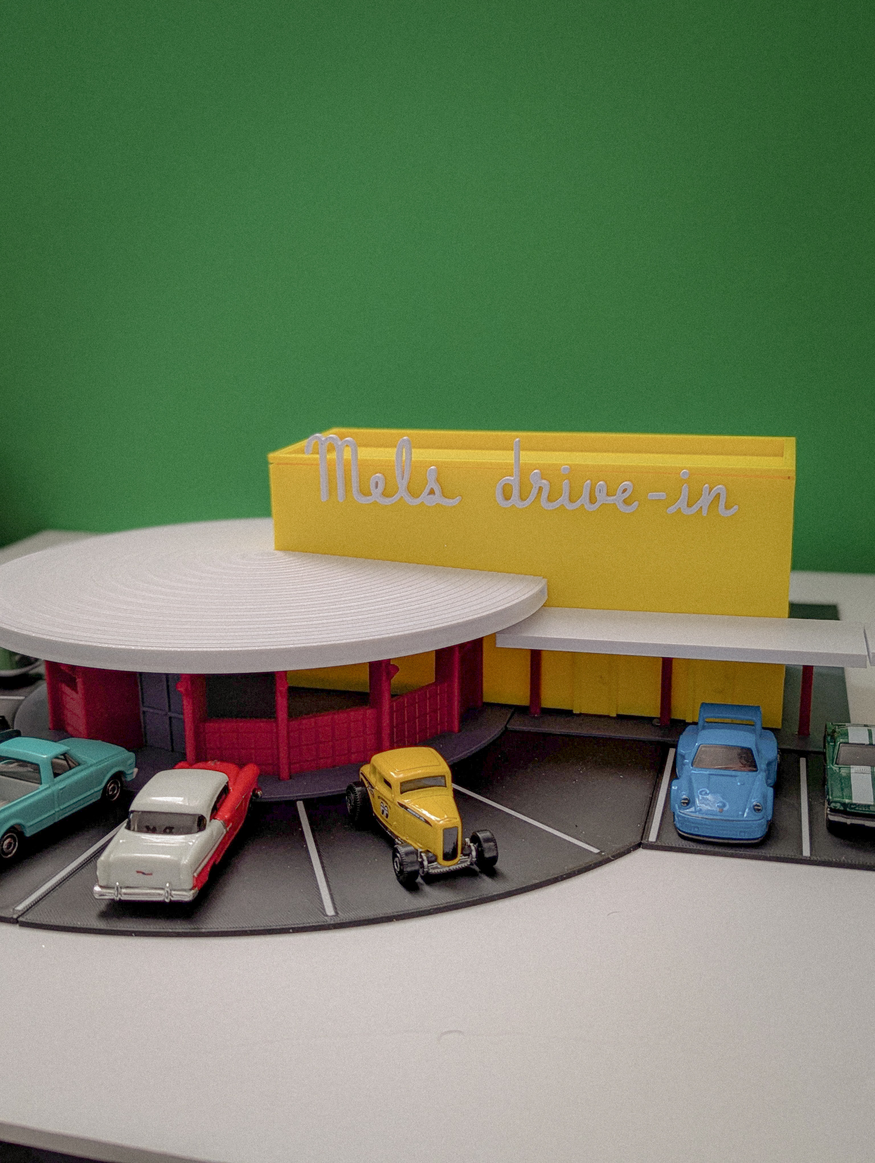 Mel's Drive-In Model Set - 1:64 Scale Hot Wheels Diorama — thumbnail 8
