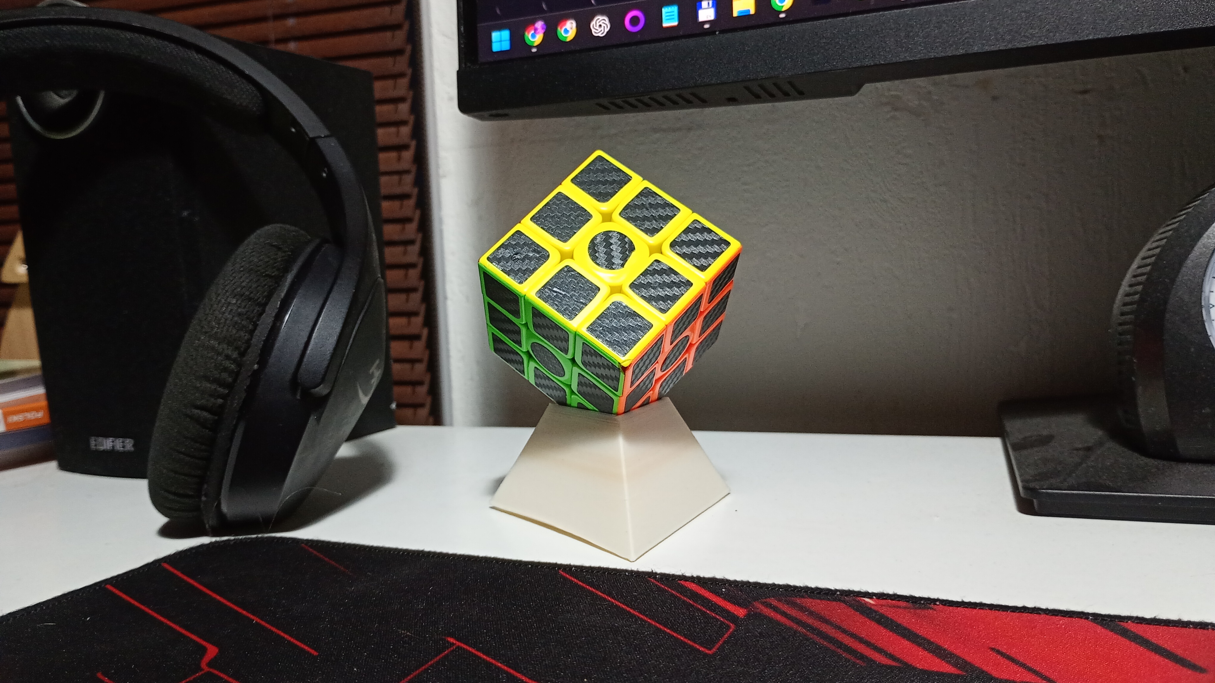 rubics cube stand — miniatura 3