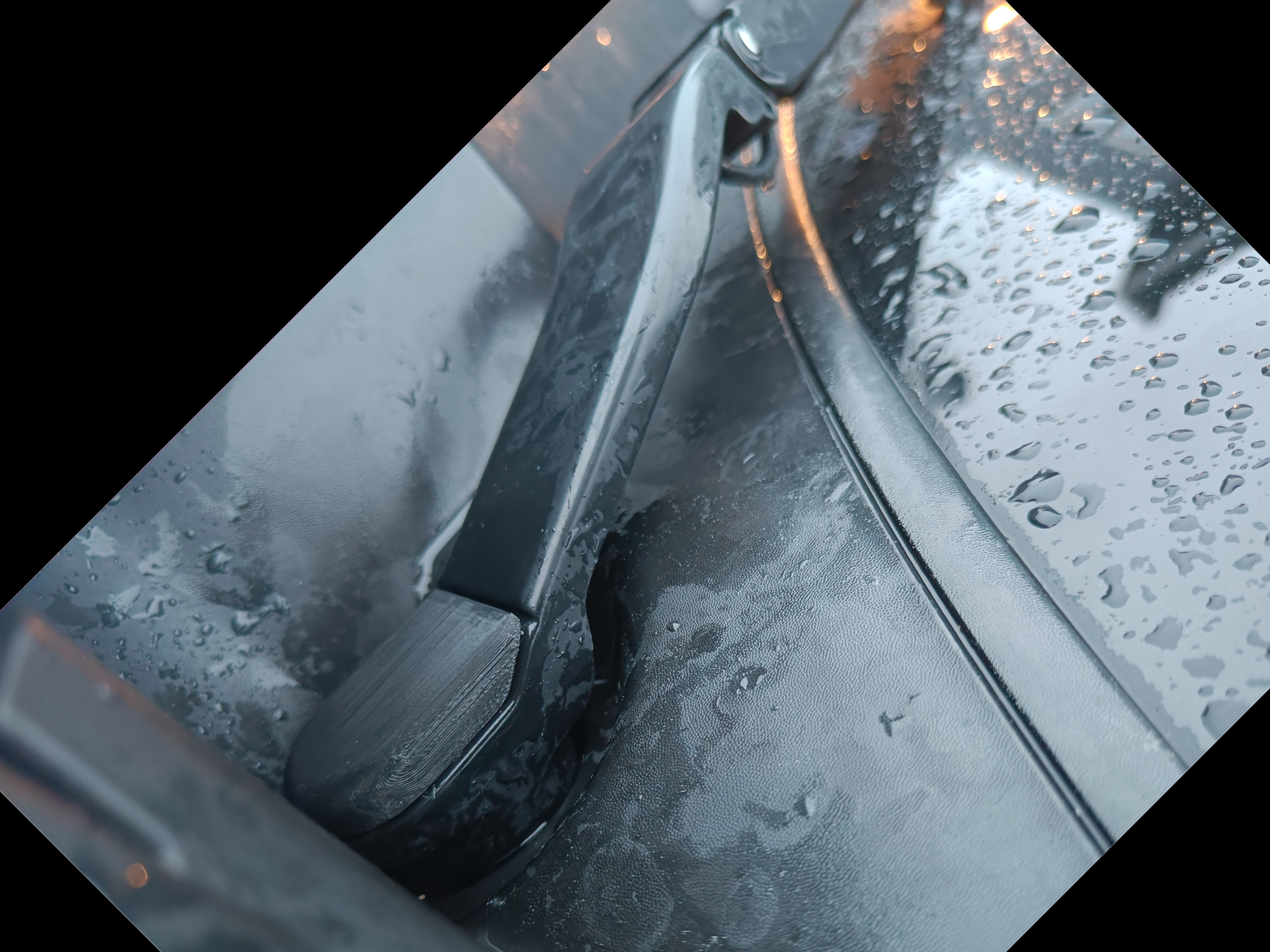 Windscreen viper bolt cover - Outlander PHEV 2019