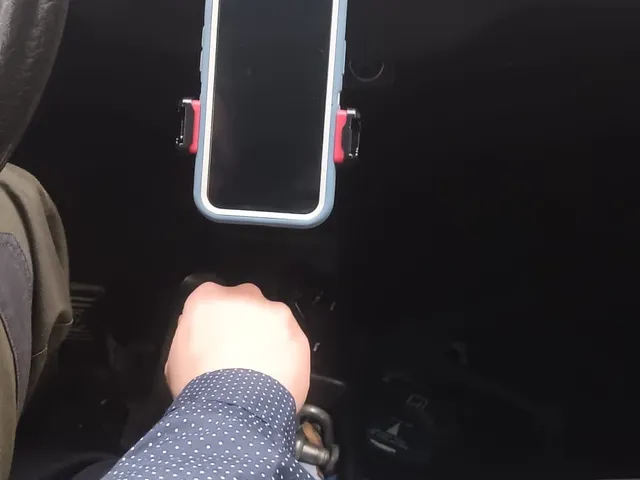 VW Beetle Ashtray Phone Mount – Perfect for All Beetle Models
