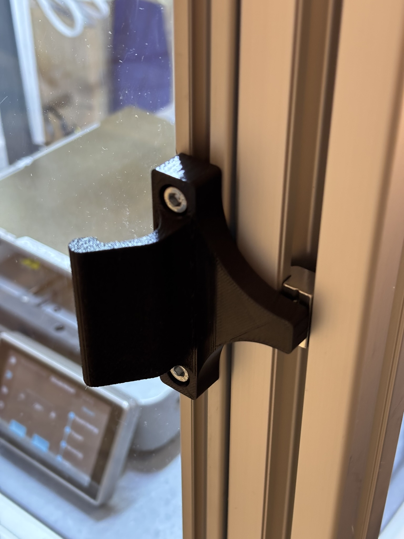 Enclosure door handle
