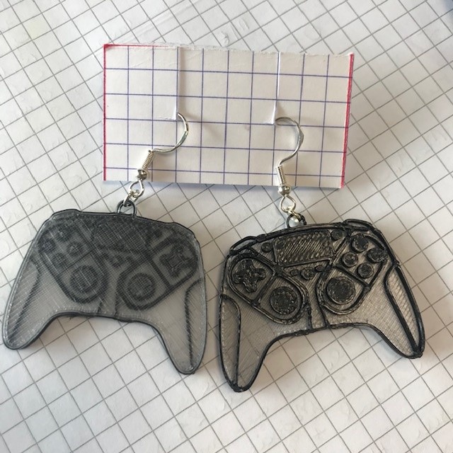 Gamepad earrings // boucles d'oreilles manette de jeux vidéo
