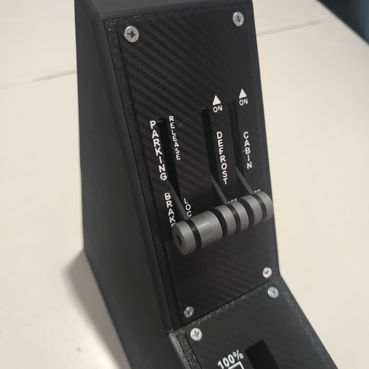 Inspired by Diamond DA40 – Fully 3D Printed DIY Dymon 4000 SE Center Console for Flight Simulator — thumbnail 11