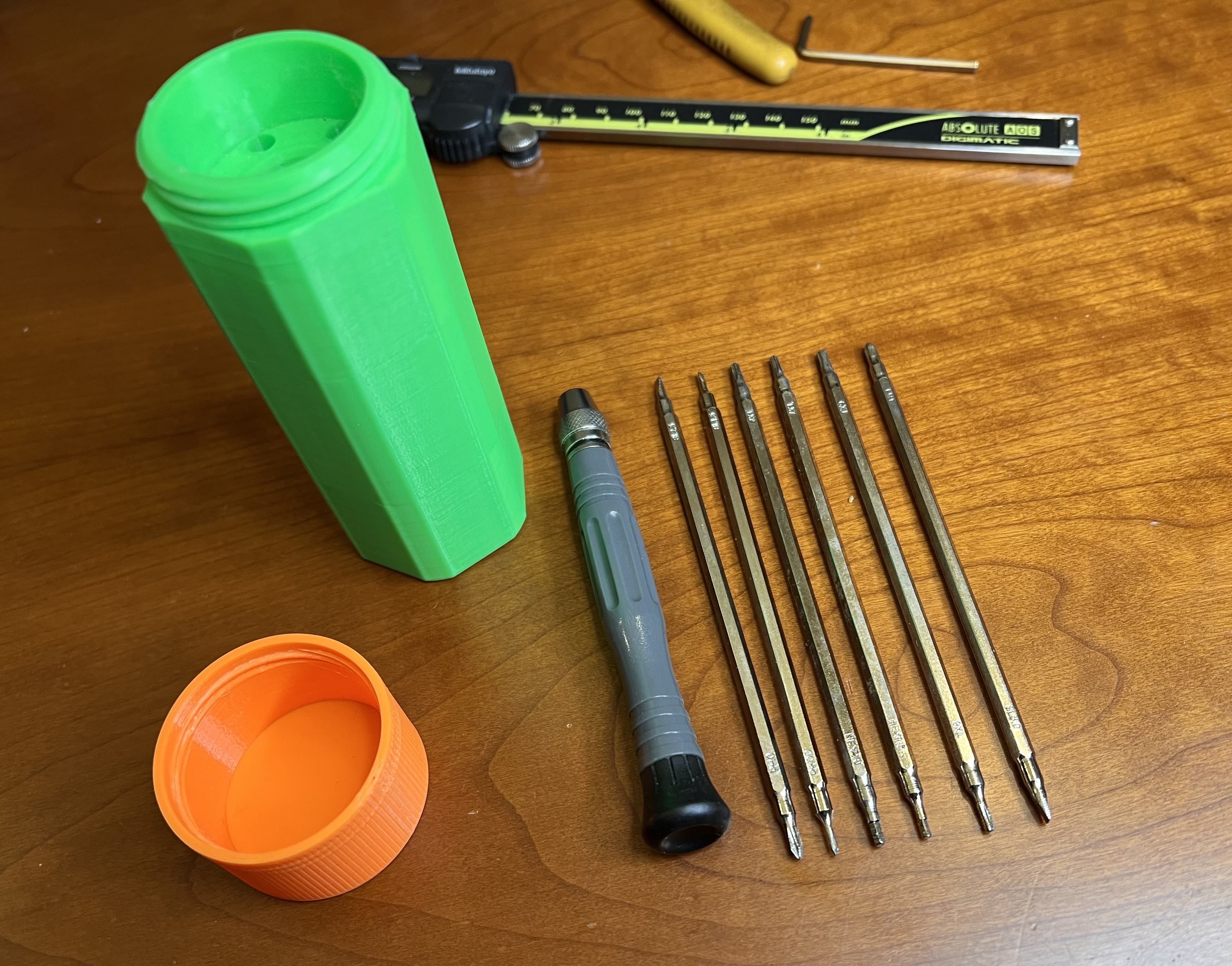 BitVault Hex Case – Screw-On Screwdriver Bit Holder (Replacement Edition)