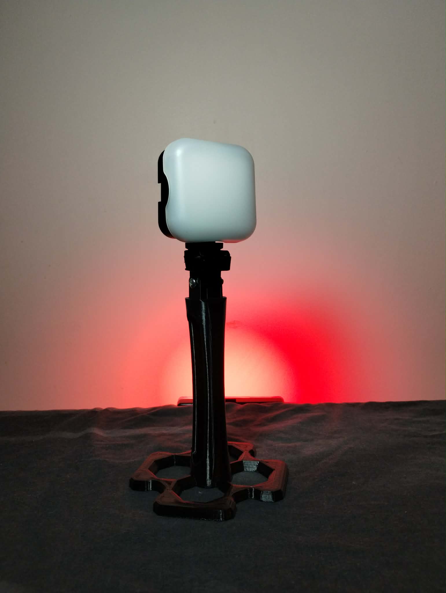 LED light stand with cold shoe mount