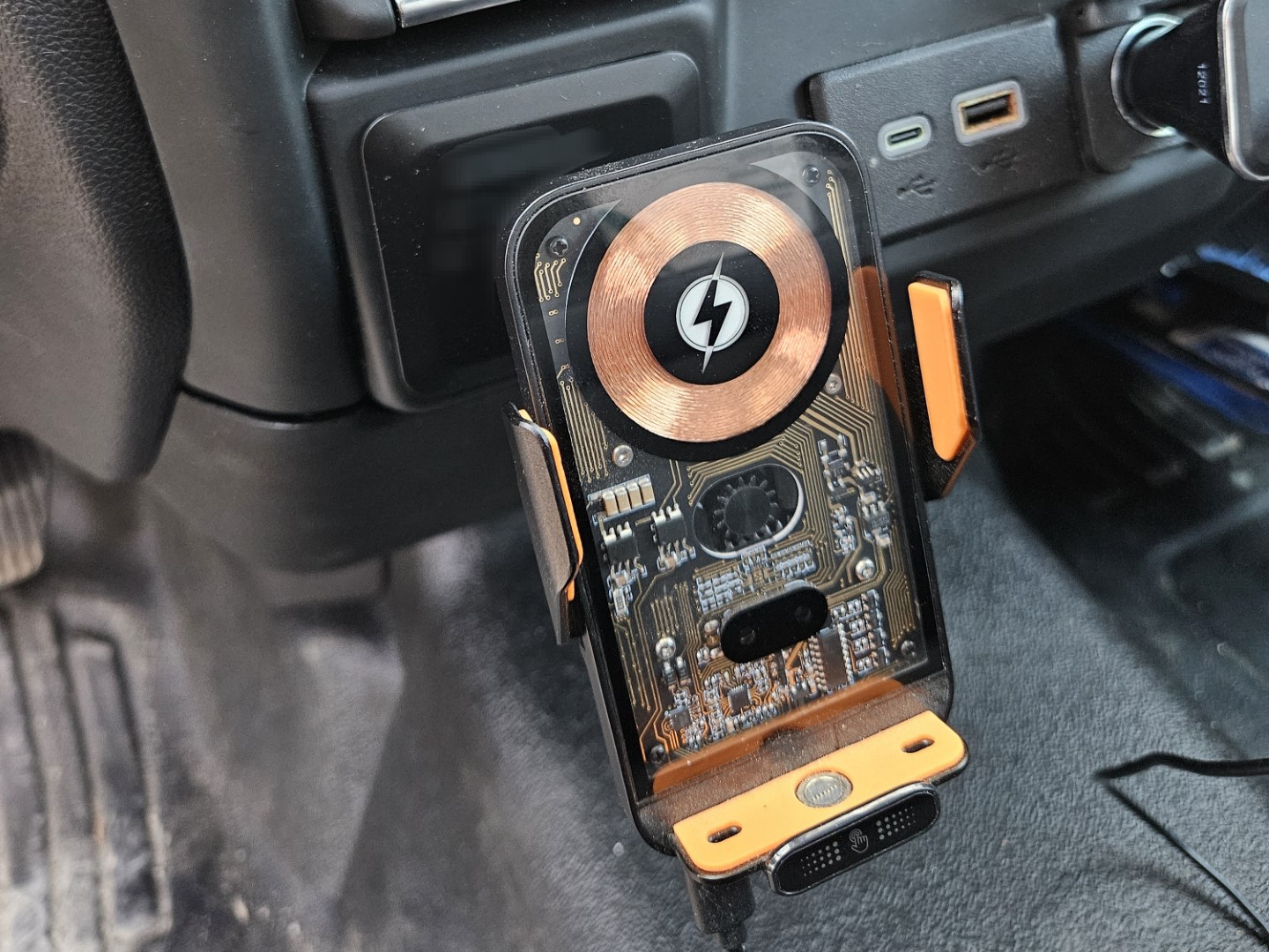 Chevy Silverado 2024 Dash Fillers & phone holder mount