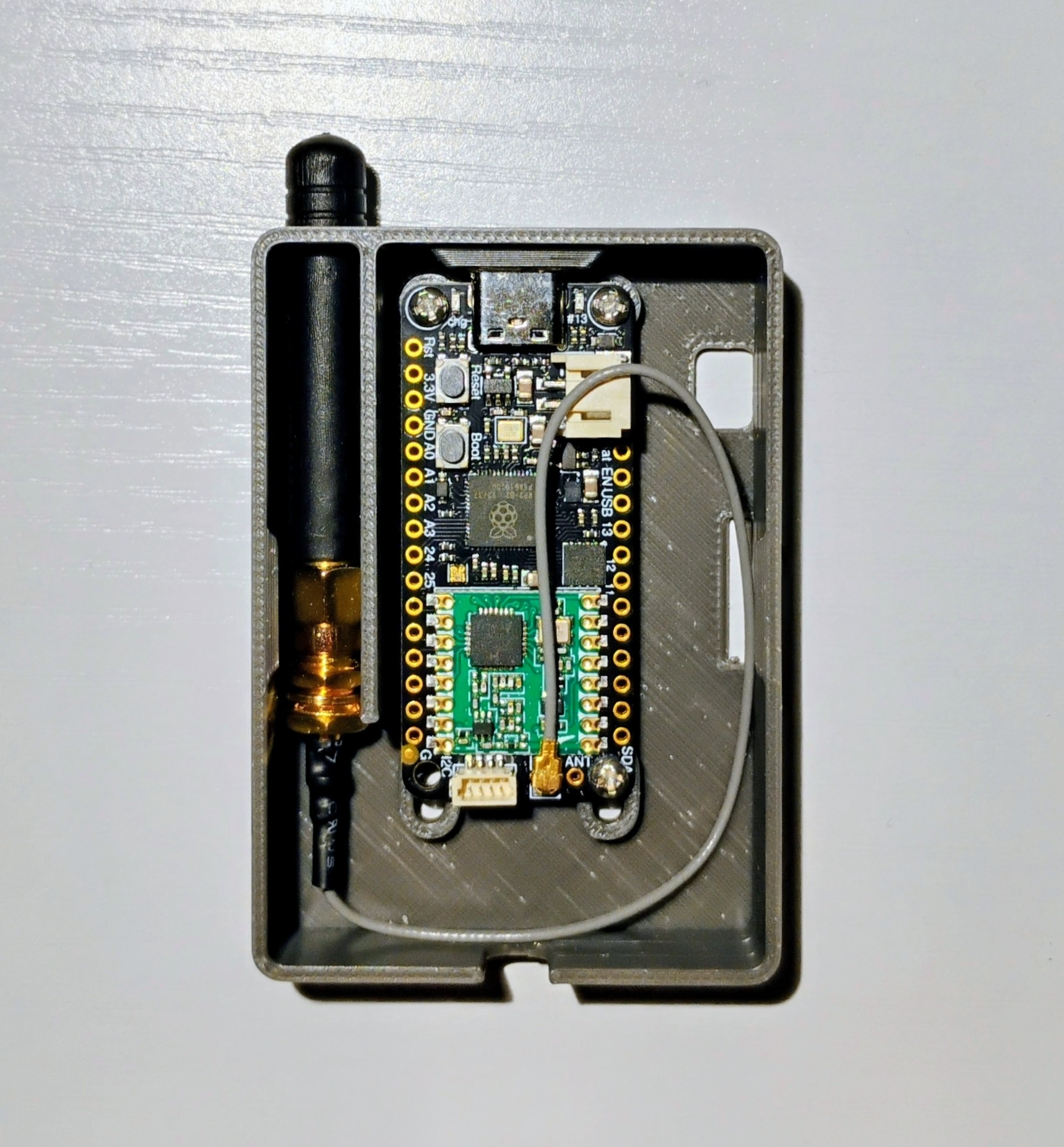 Case for RP2040 Radio Fruit (Adafruit Feather RP2040 w RFM69)