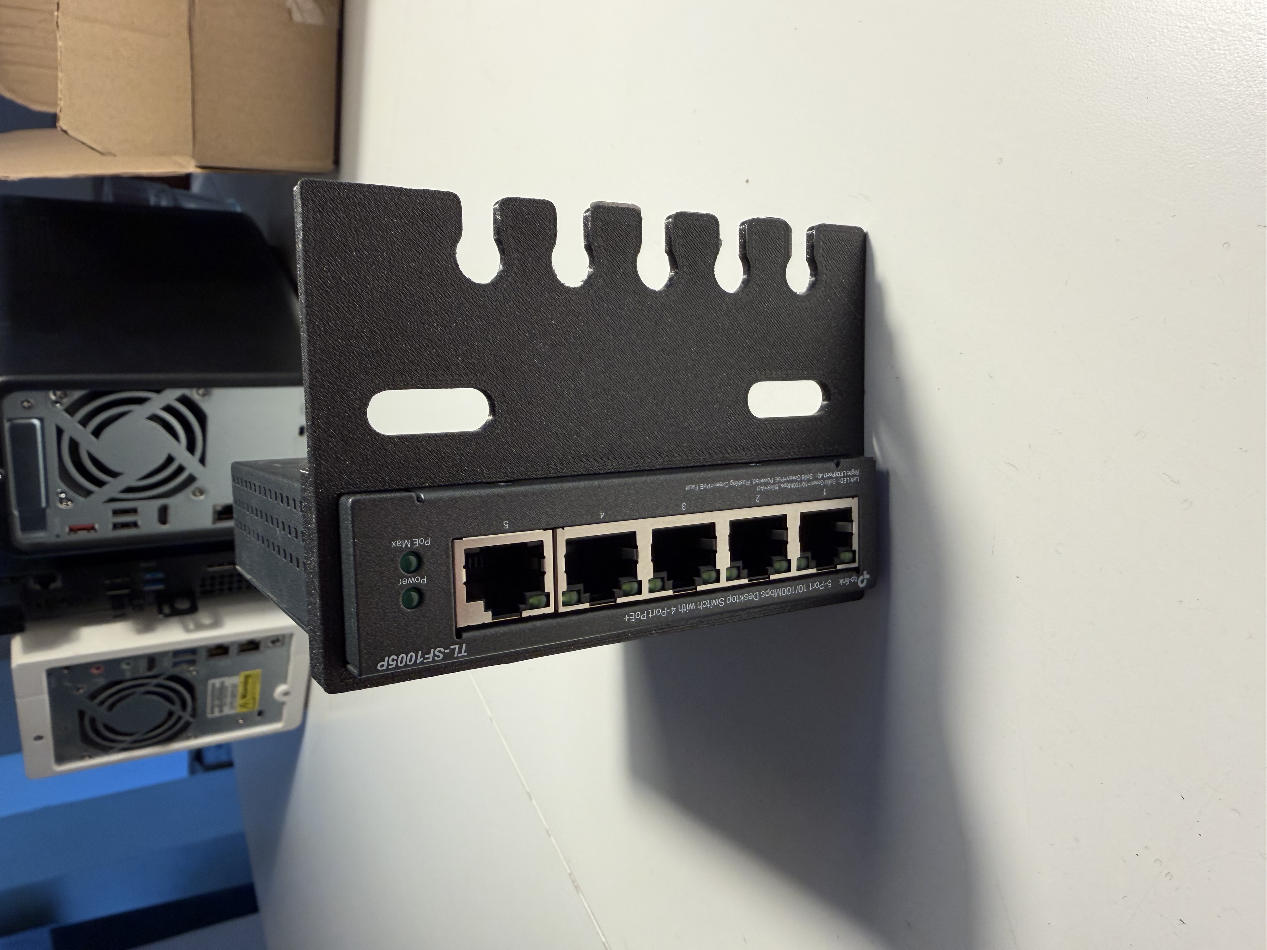 Tplink Switch vertical rack mount — miniatura 2