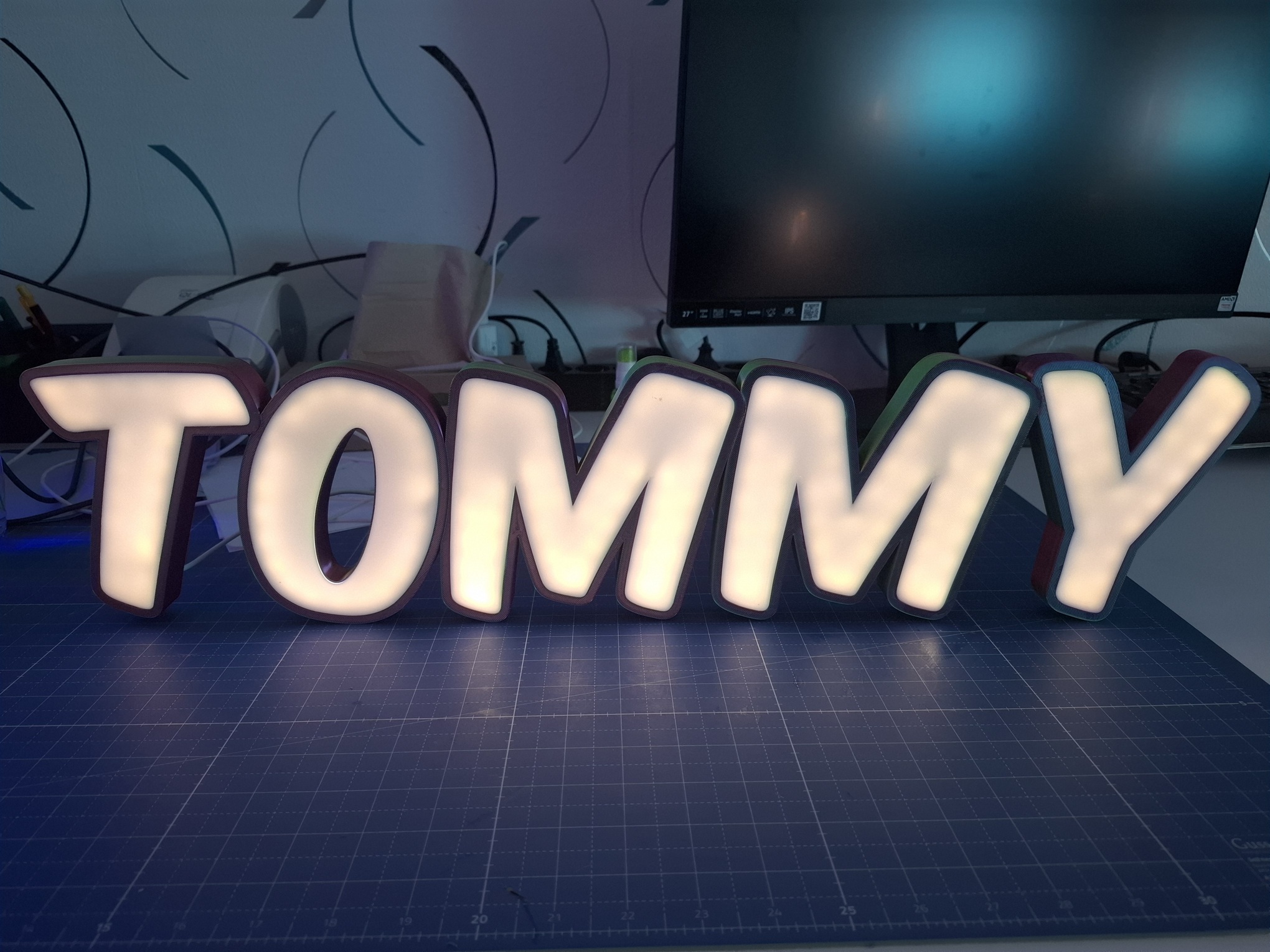 LED 3D Schriftzug "Tommy" - Sehr groß