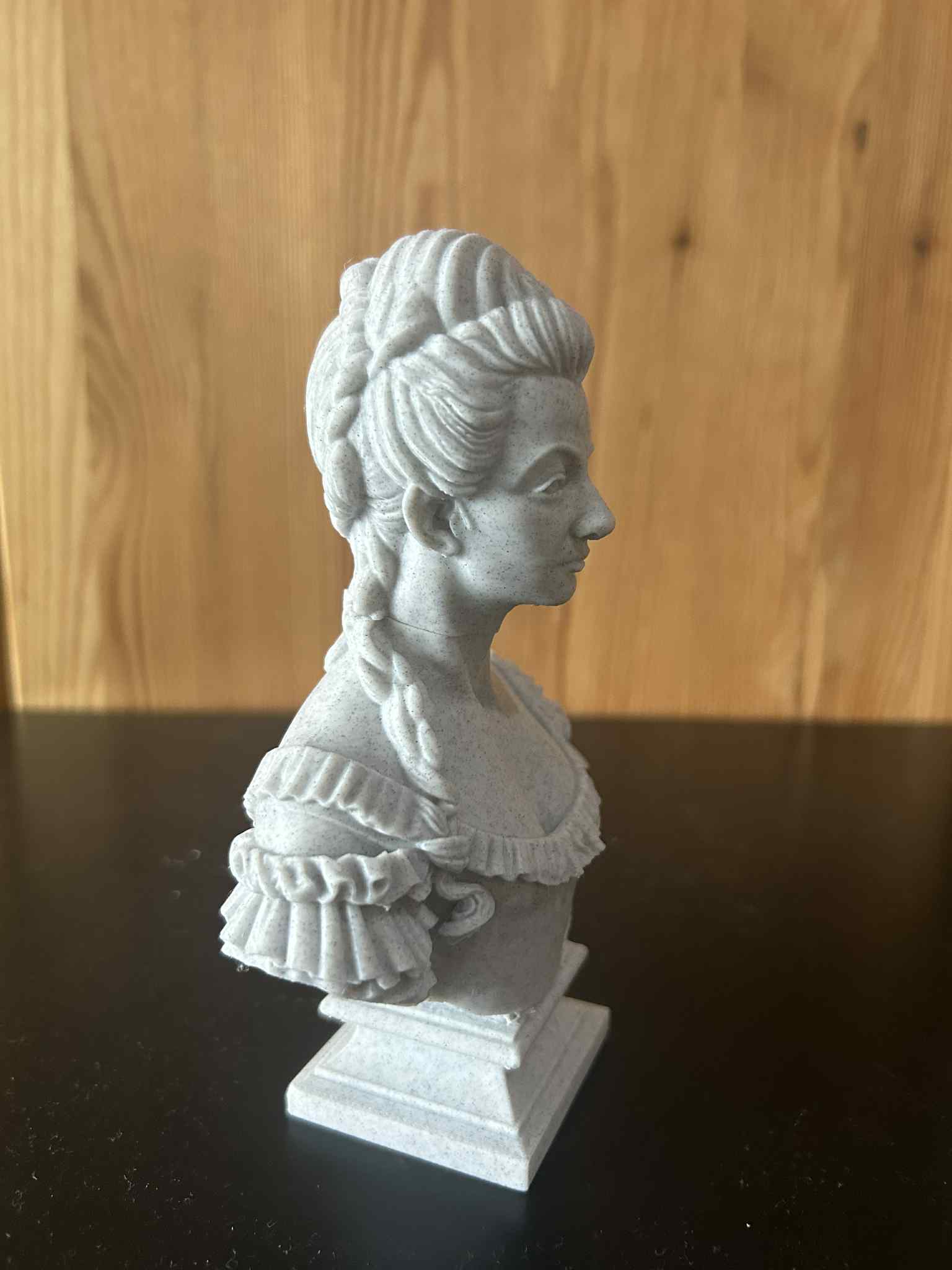 Marie-Antoinette Josèphe Jeanne de Habsbourg-Lorraine – Buste — thumbnail 4