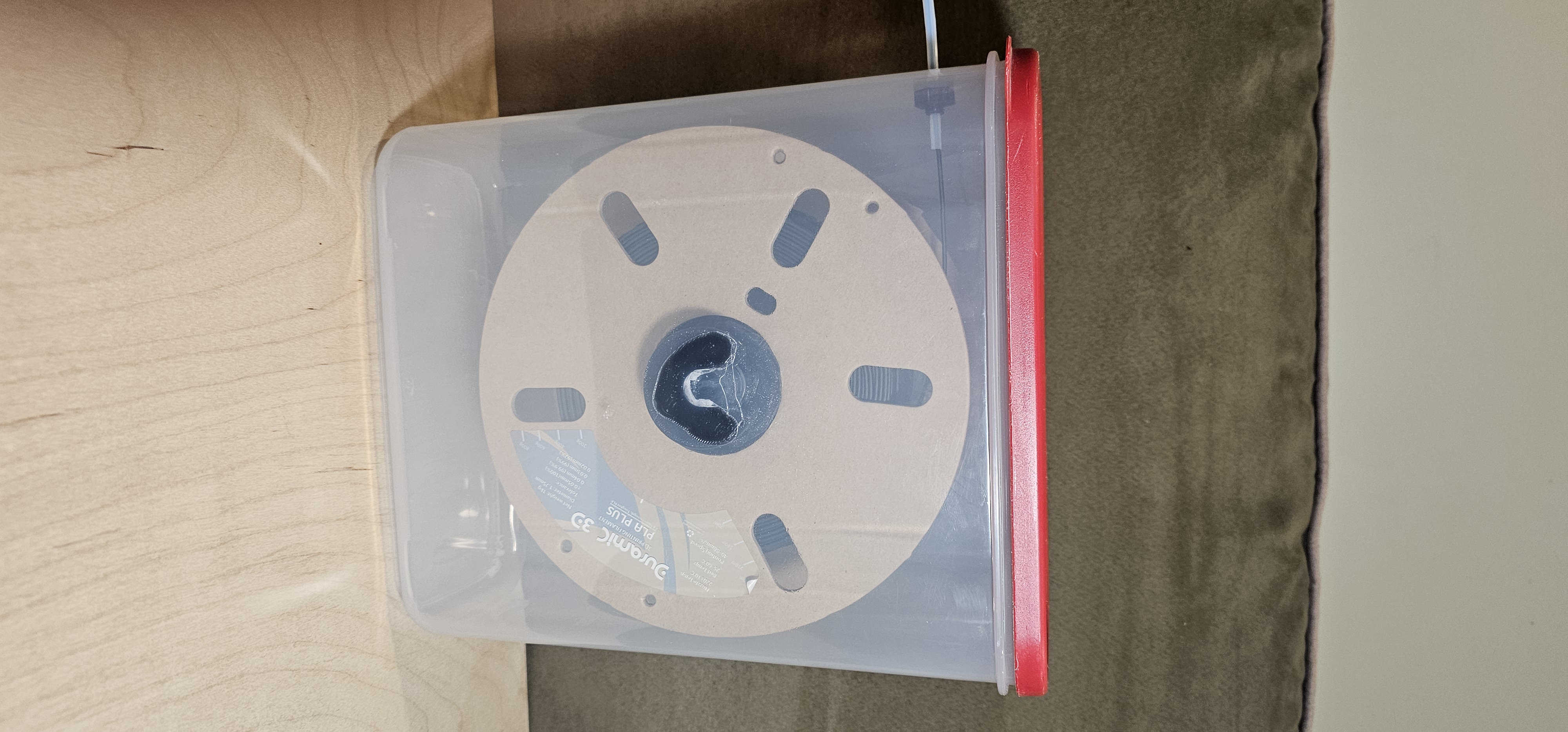 Rubbermaid 21 Cup Drybox with Integrated Auto-Rewind