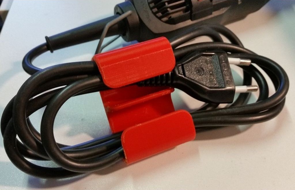 Cable clip - enlarged (by Harry_D60)