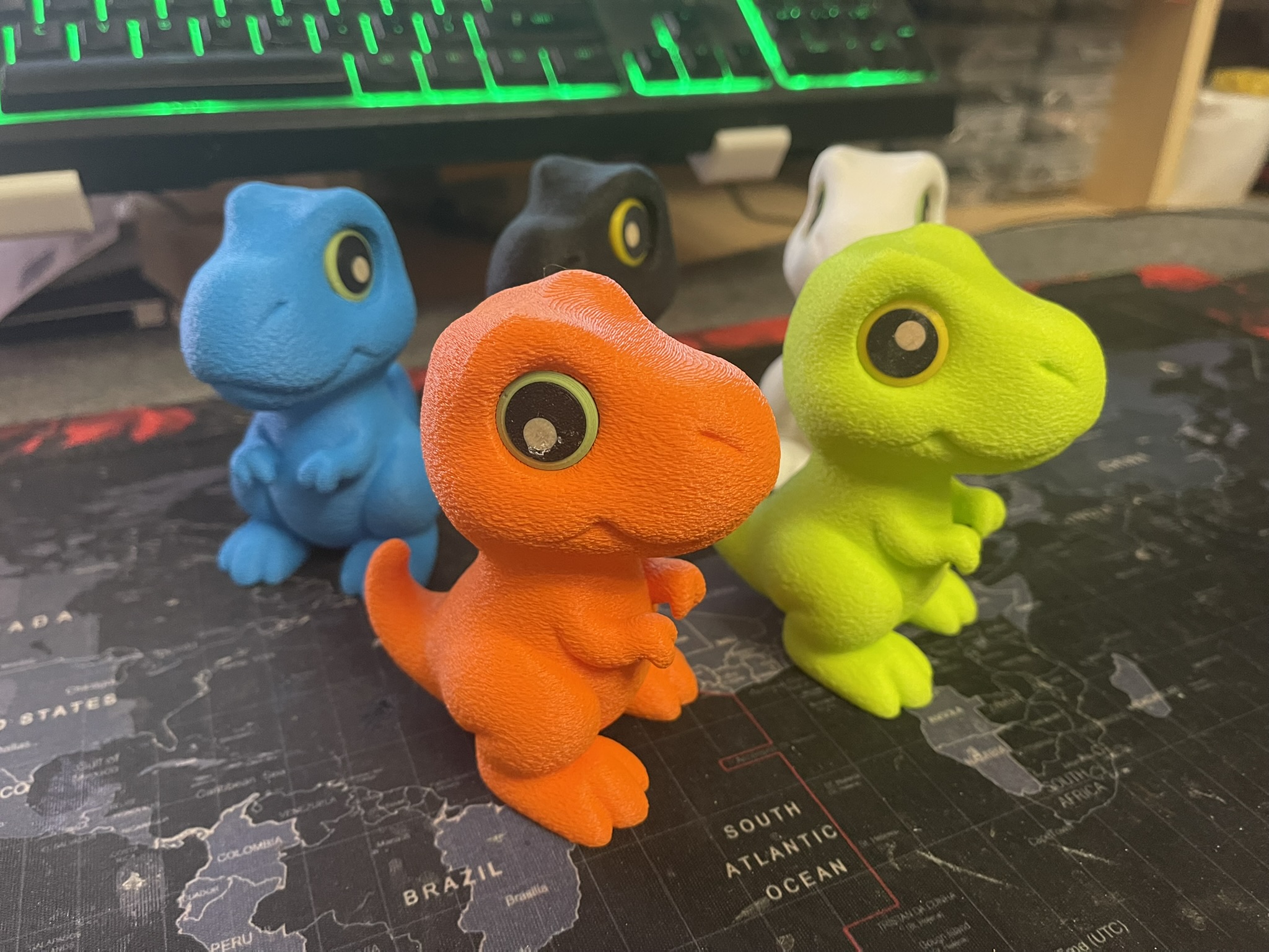 Cute T‑Rex Robbie – (cartoon, noAMS)