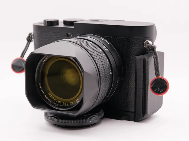Leica Q2 Arca Swiss-compatible Base
