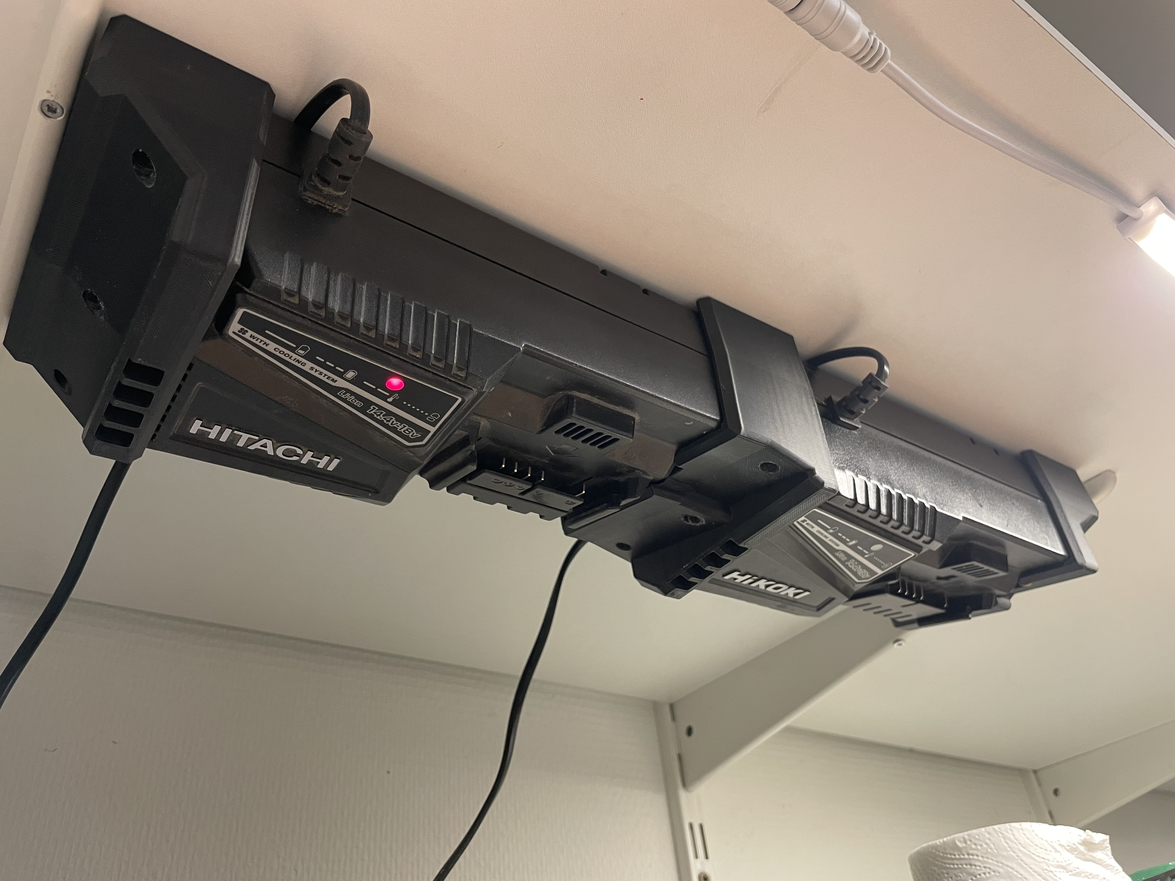 Hitachi / HiKOKI UC 17YFSL screw-on charger bracket