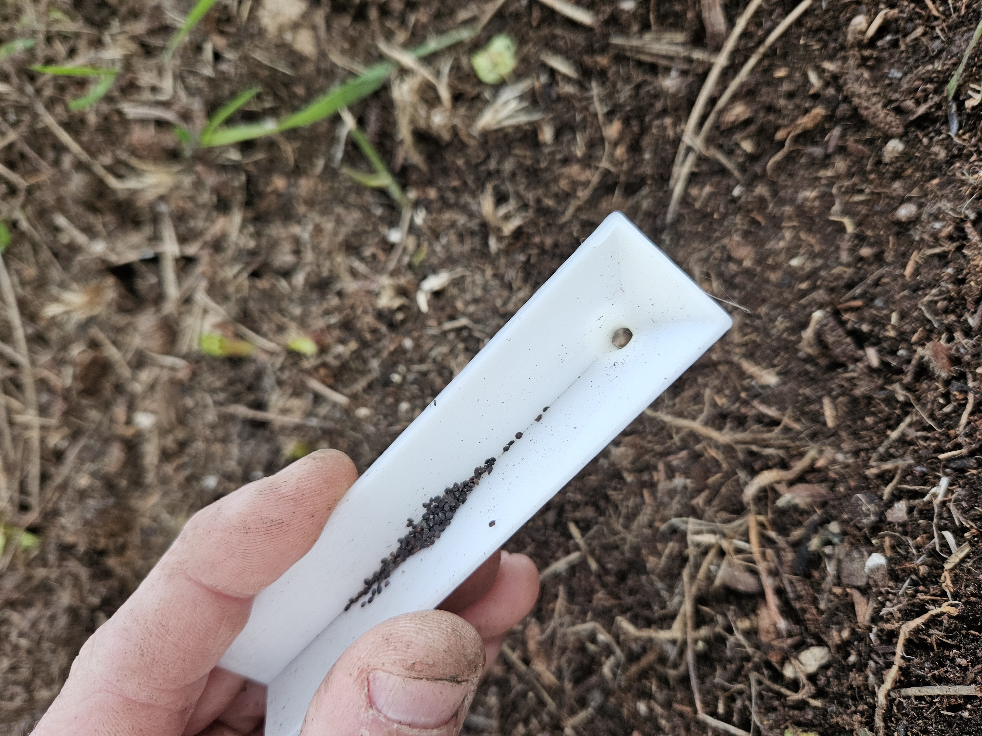 Small seed spreader — thumbnail 2