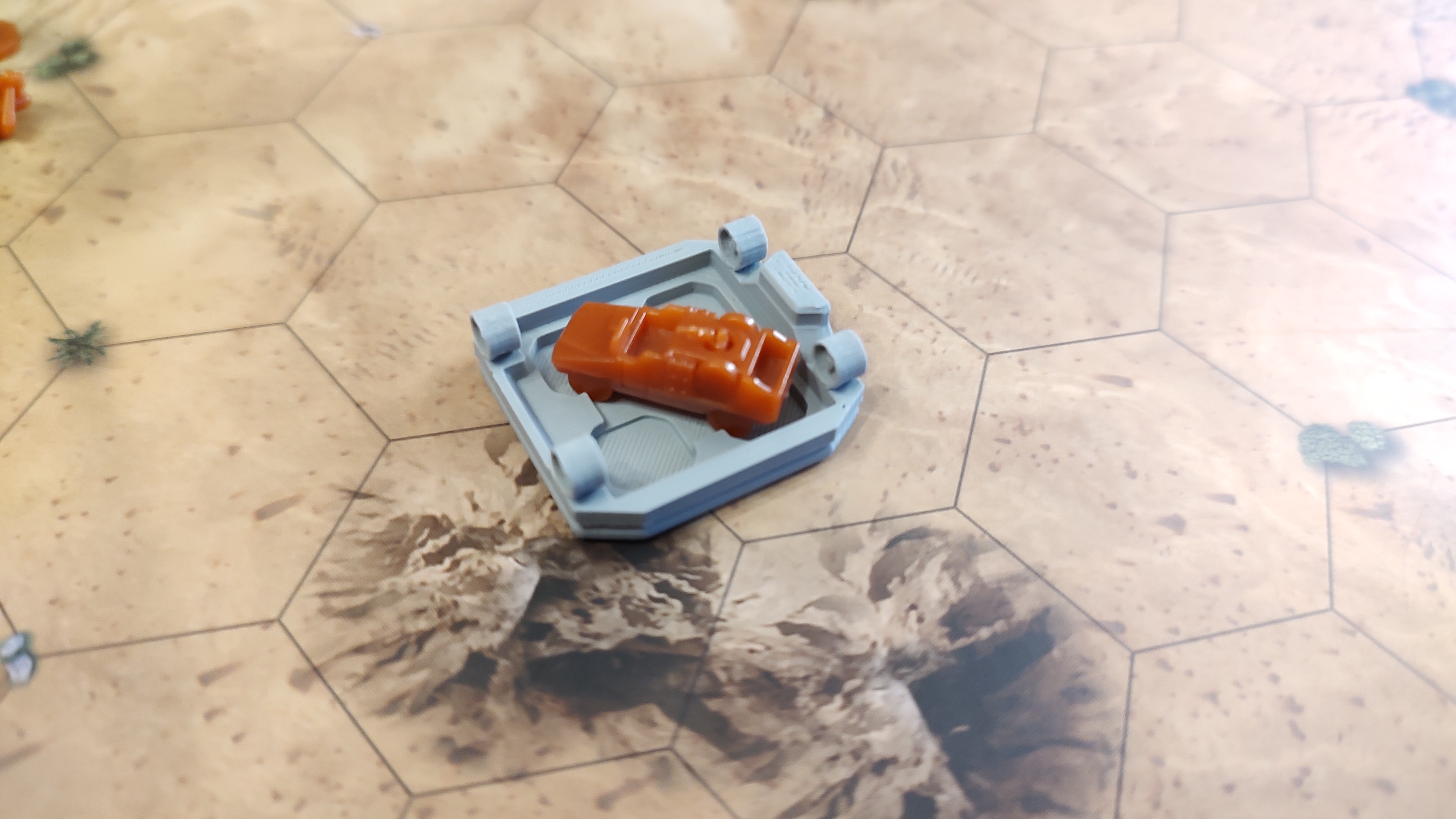 Dominate & Delegate Hovercraft — miniatura 10