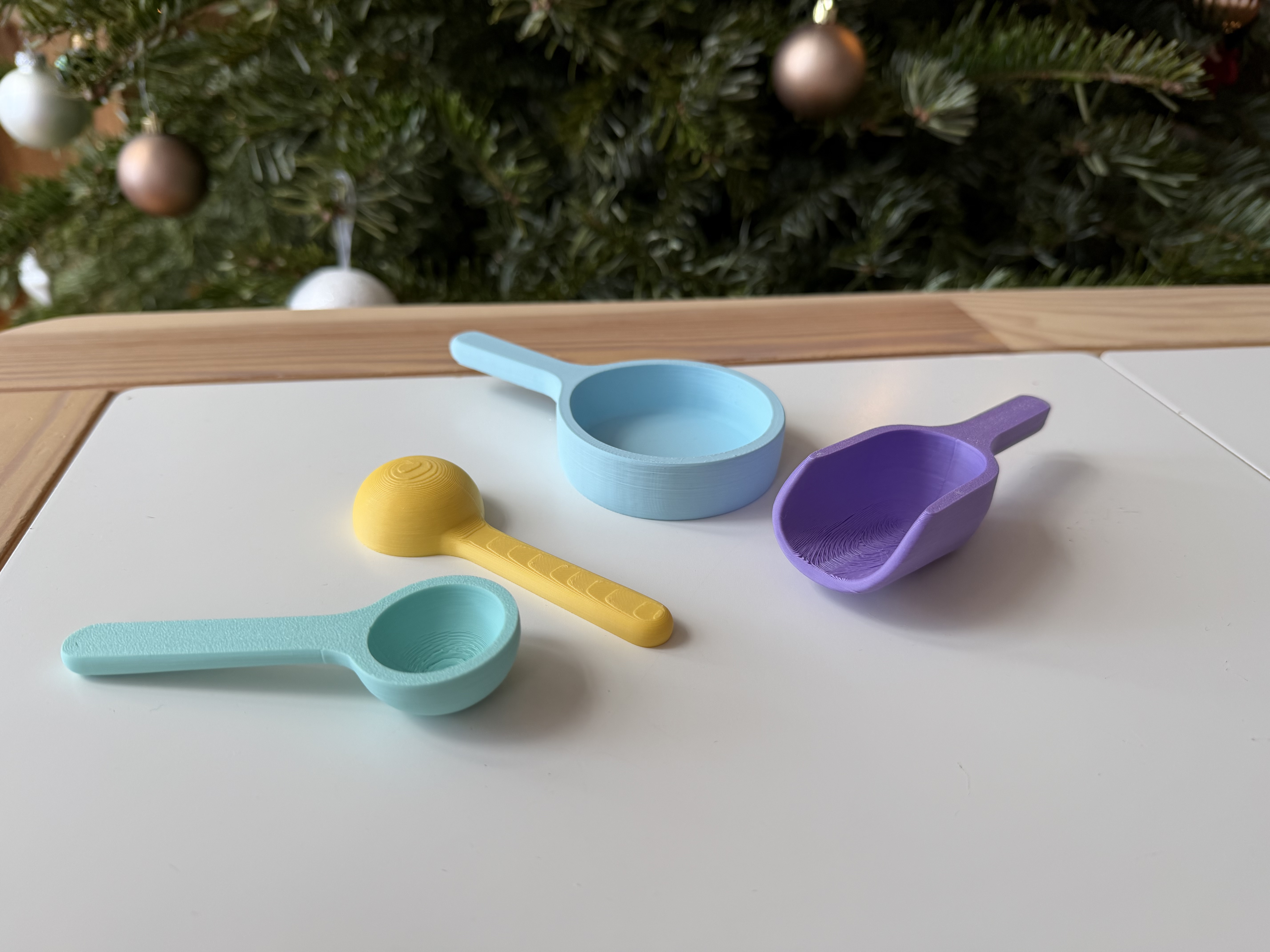 Montessori scoops