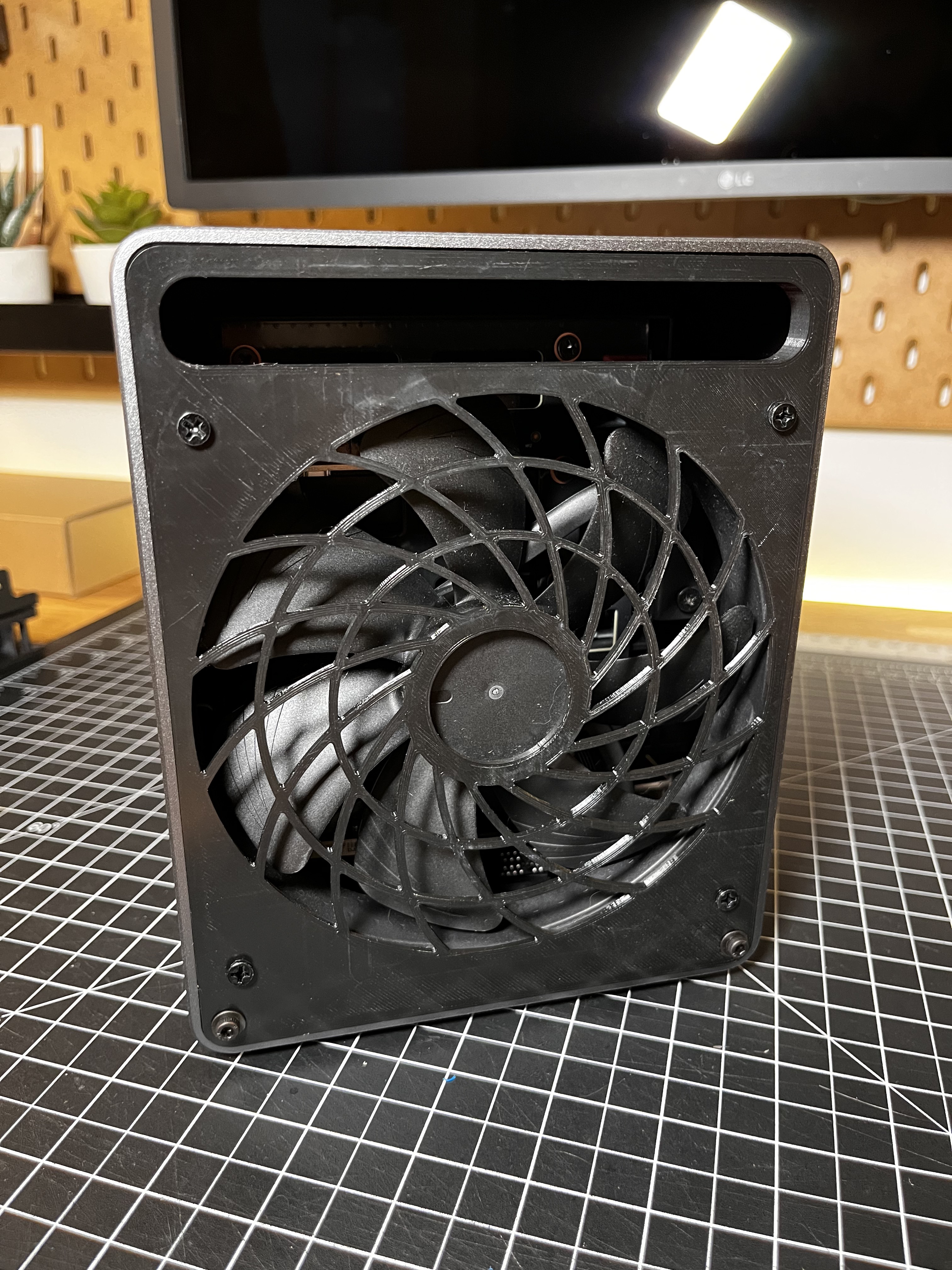 Modded Back for AOOSTAR WTR Pro With Noctua High-Efficiency Grill