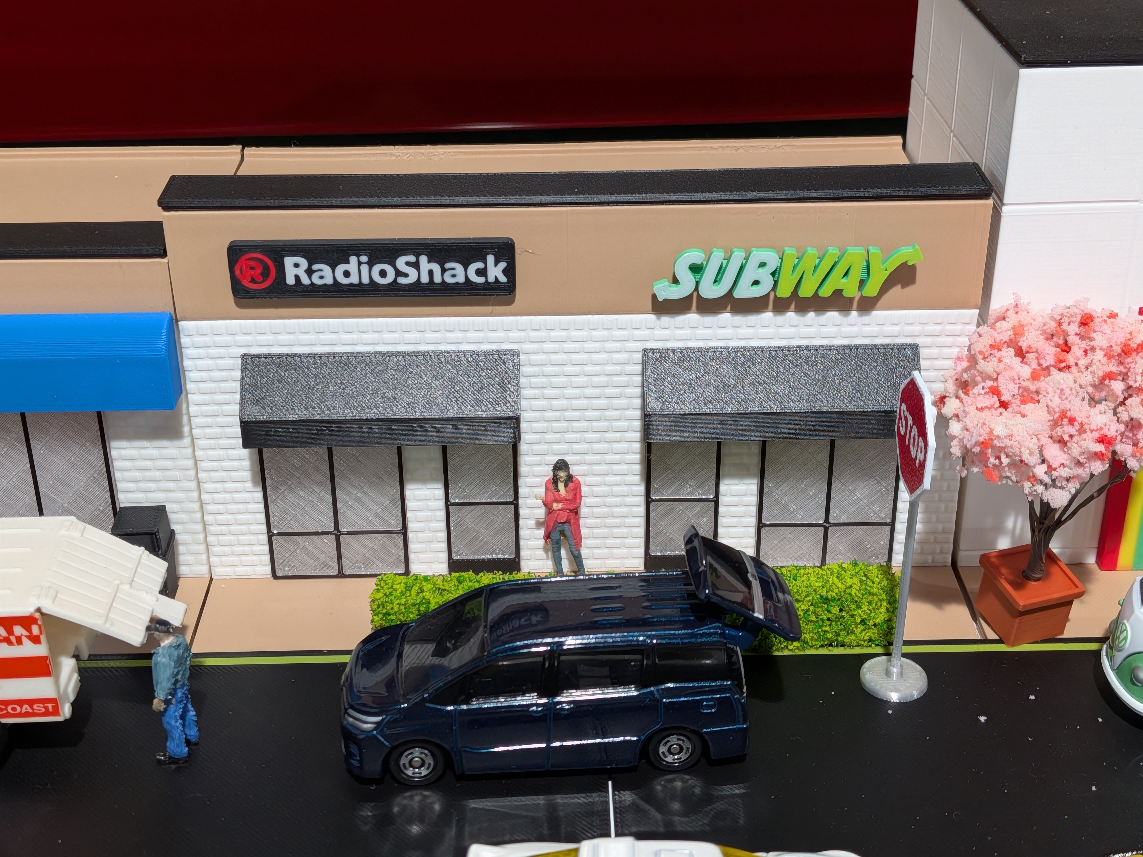 Two-Store Strip Mall Building - 1:64 Scale Diorama — thumbnail 9