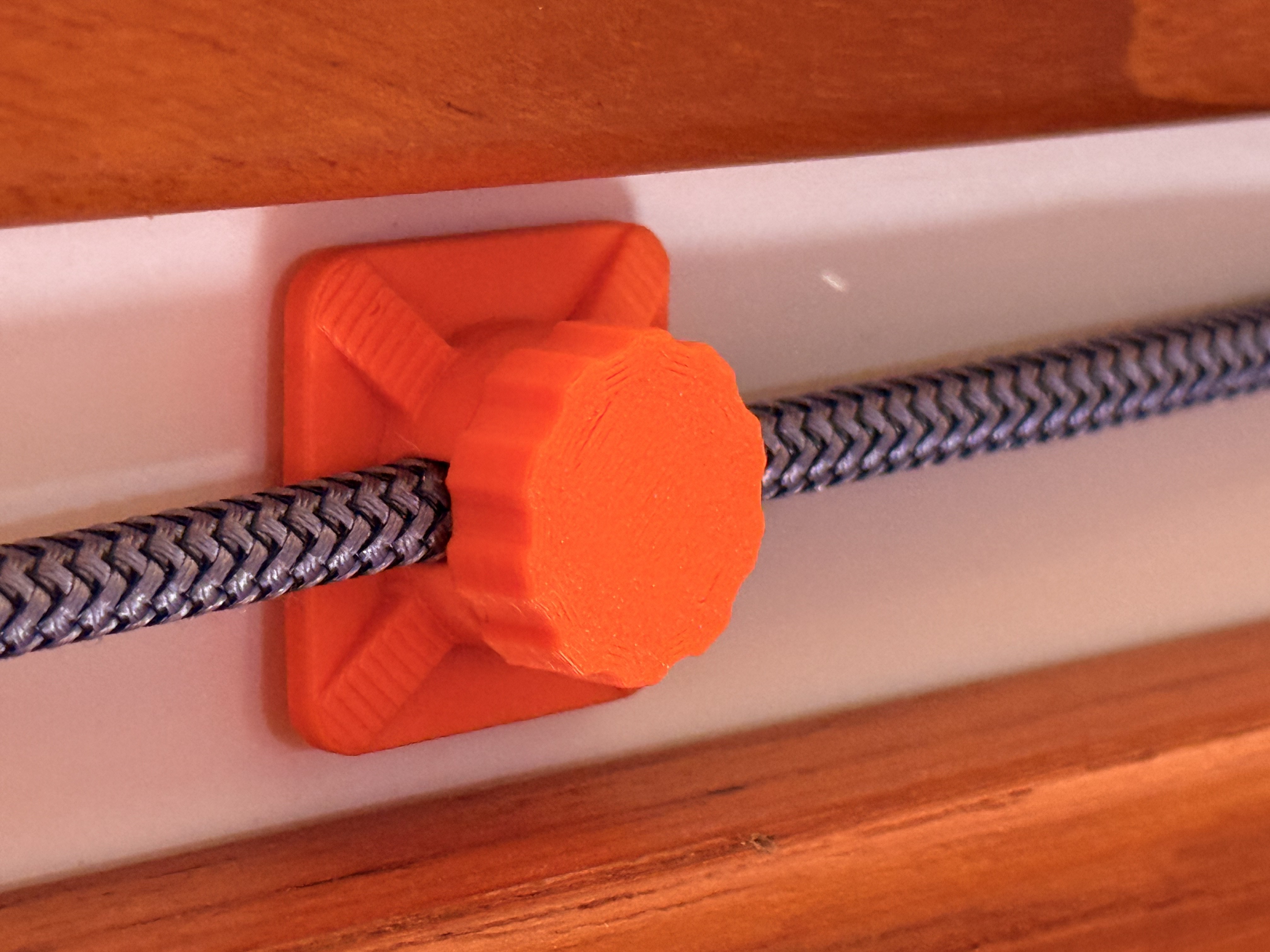 Miniatura 3 do modelo 3D Cable Mount - Screwable or Glueable
