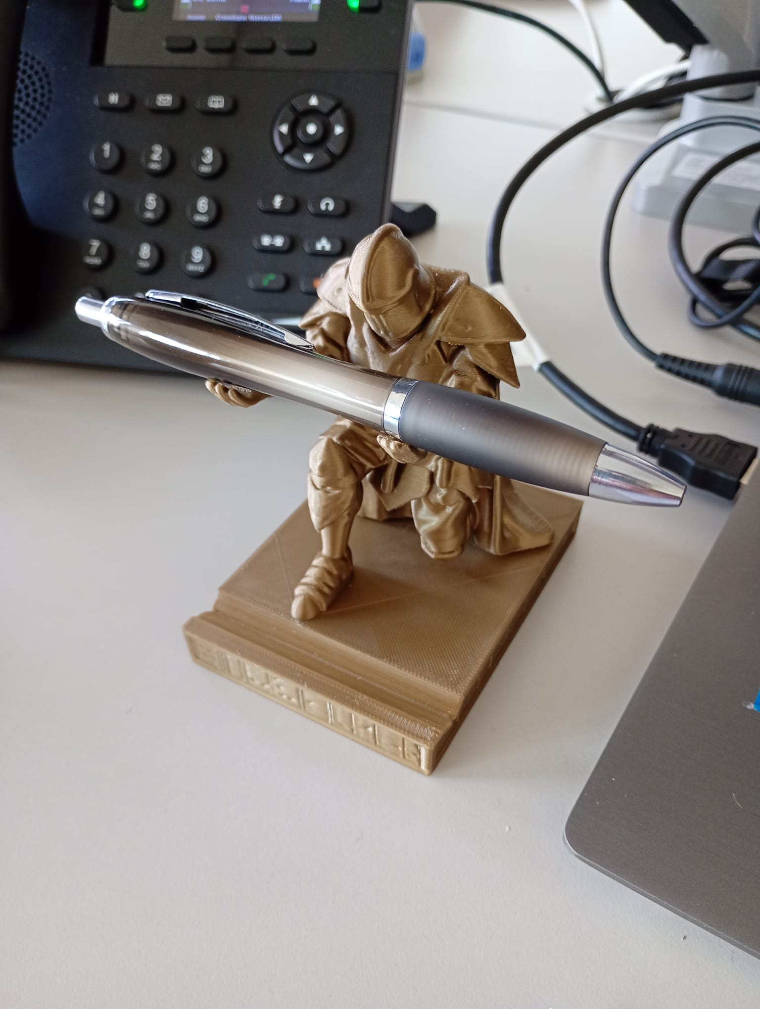 Knight Pen Holder