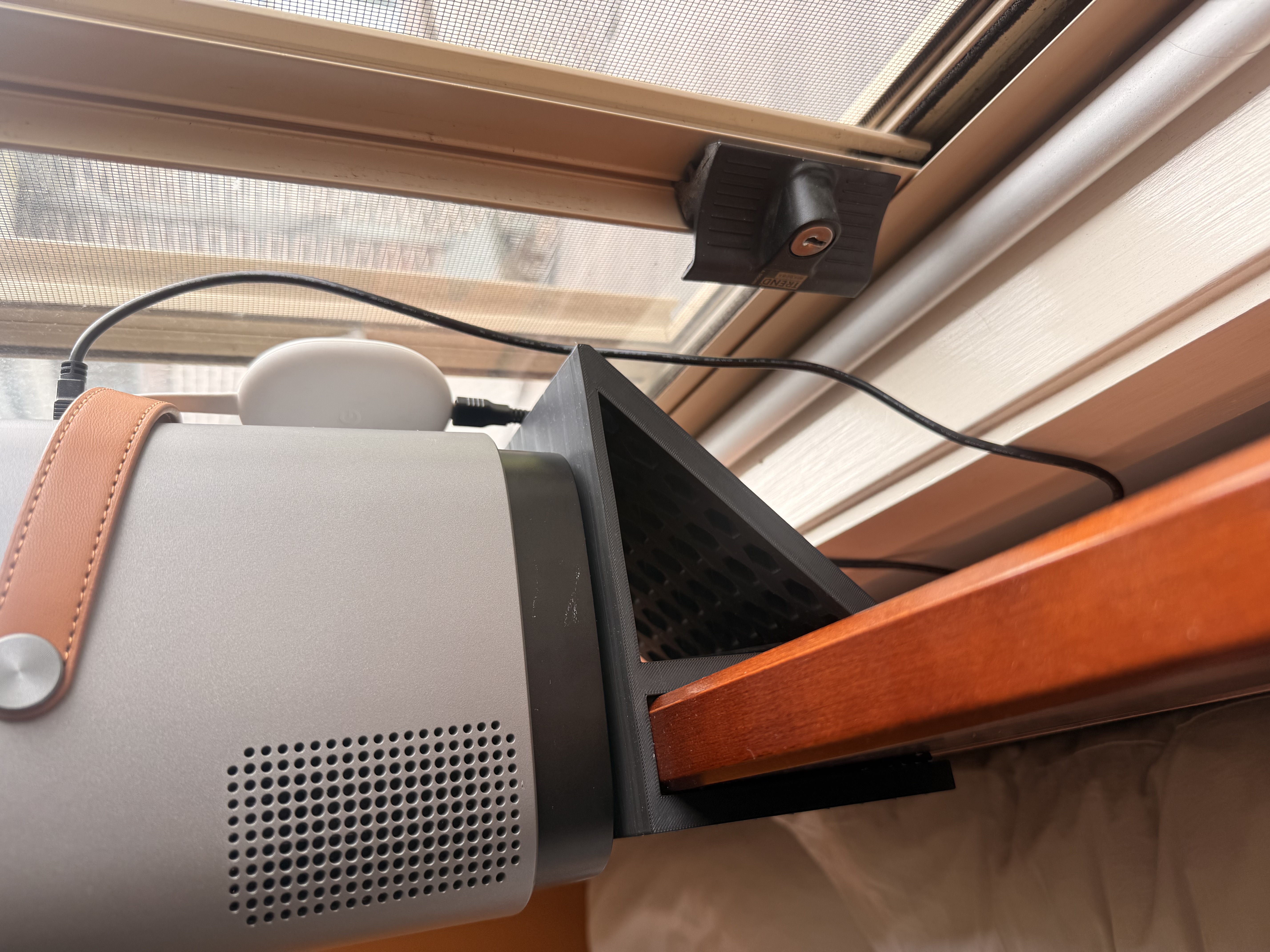 Miniatura 2 do modelo 3D Projector Bed Shelf