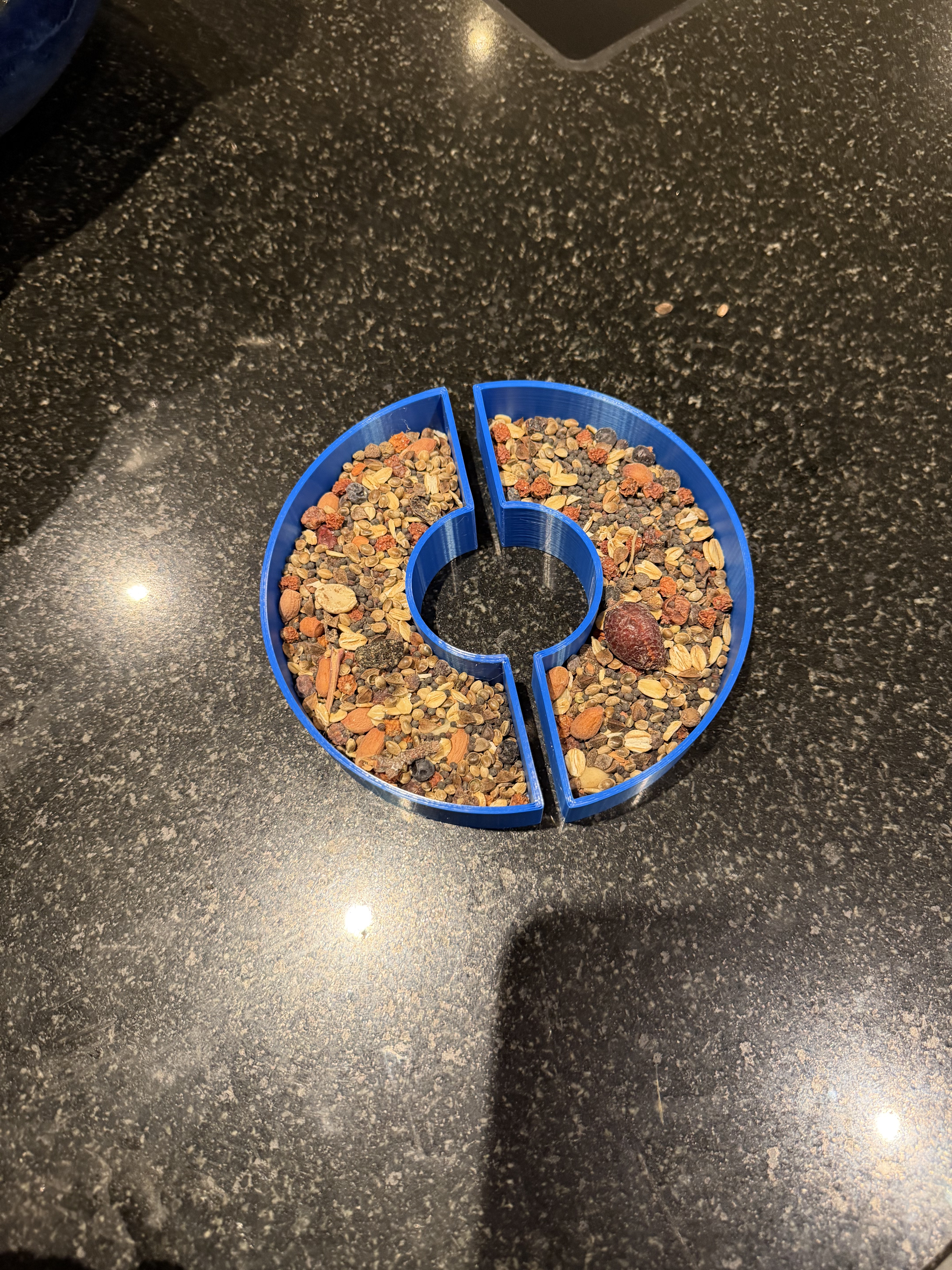 Round Bird Feeder – Simple, Clean & Easy-to-Print Design