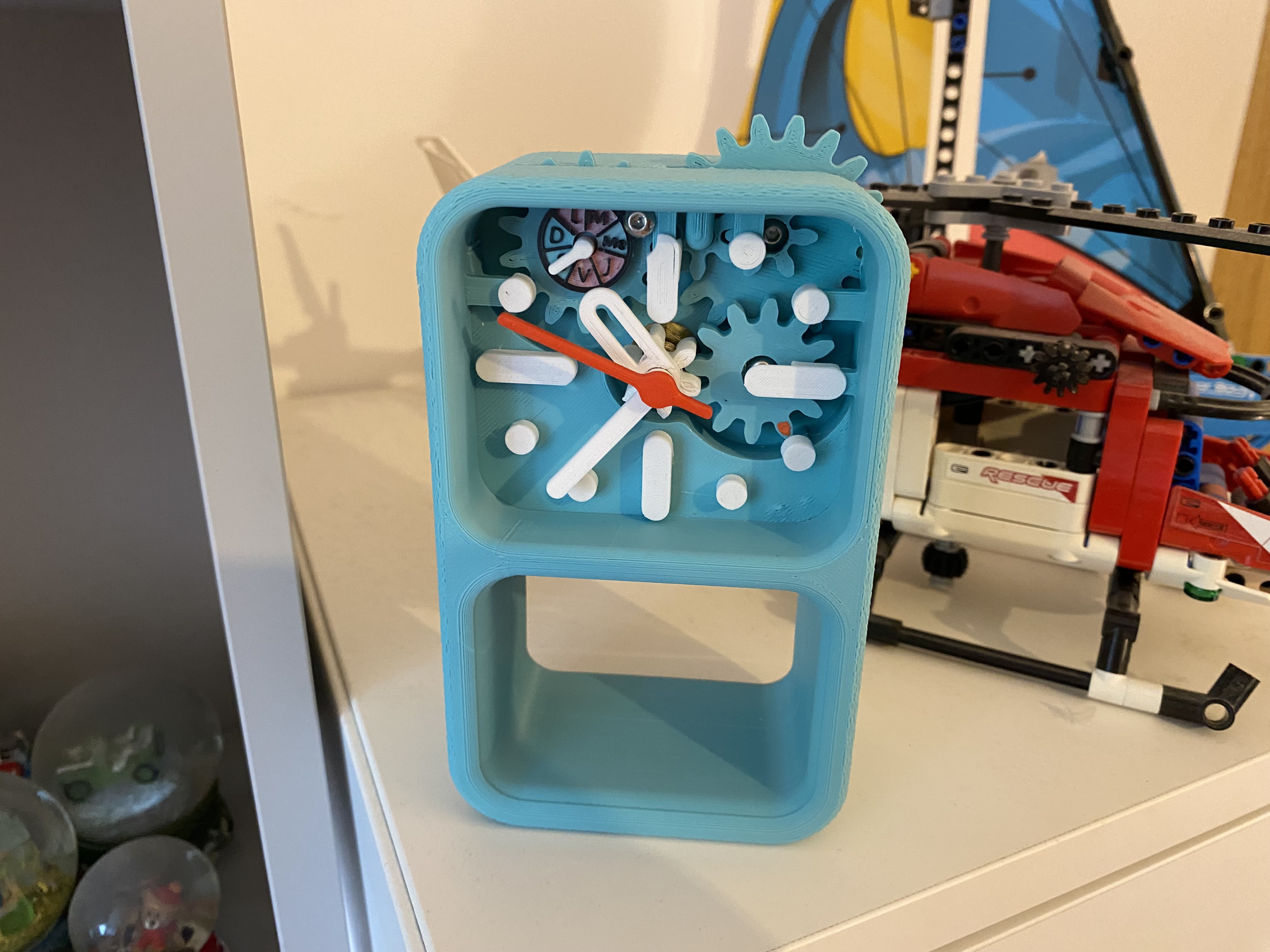 horloge de bureau indiquant les jours de la semaine ! 3D model