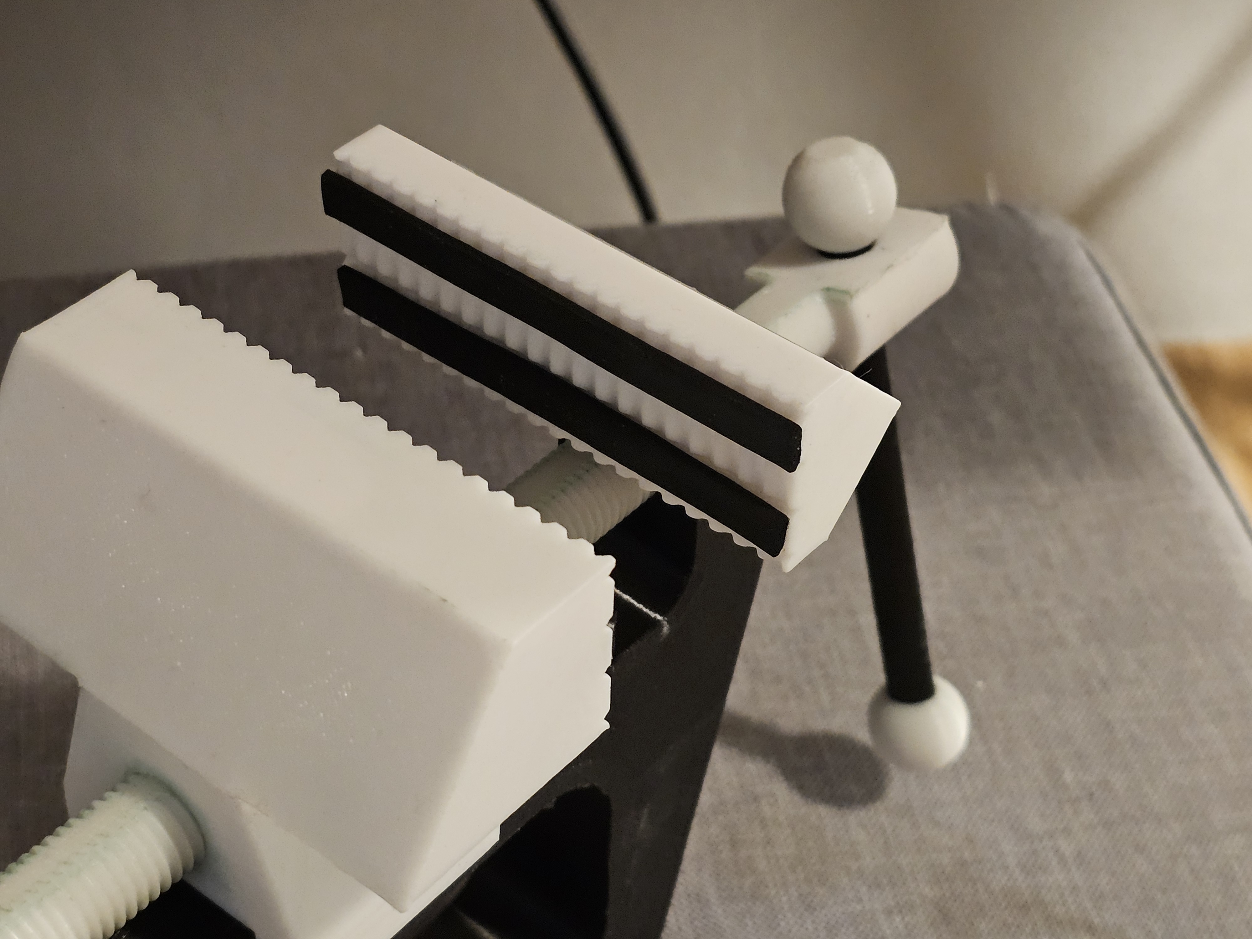 Miniatura 8 do modelo 3D Table vise