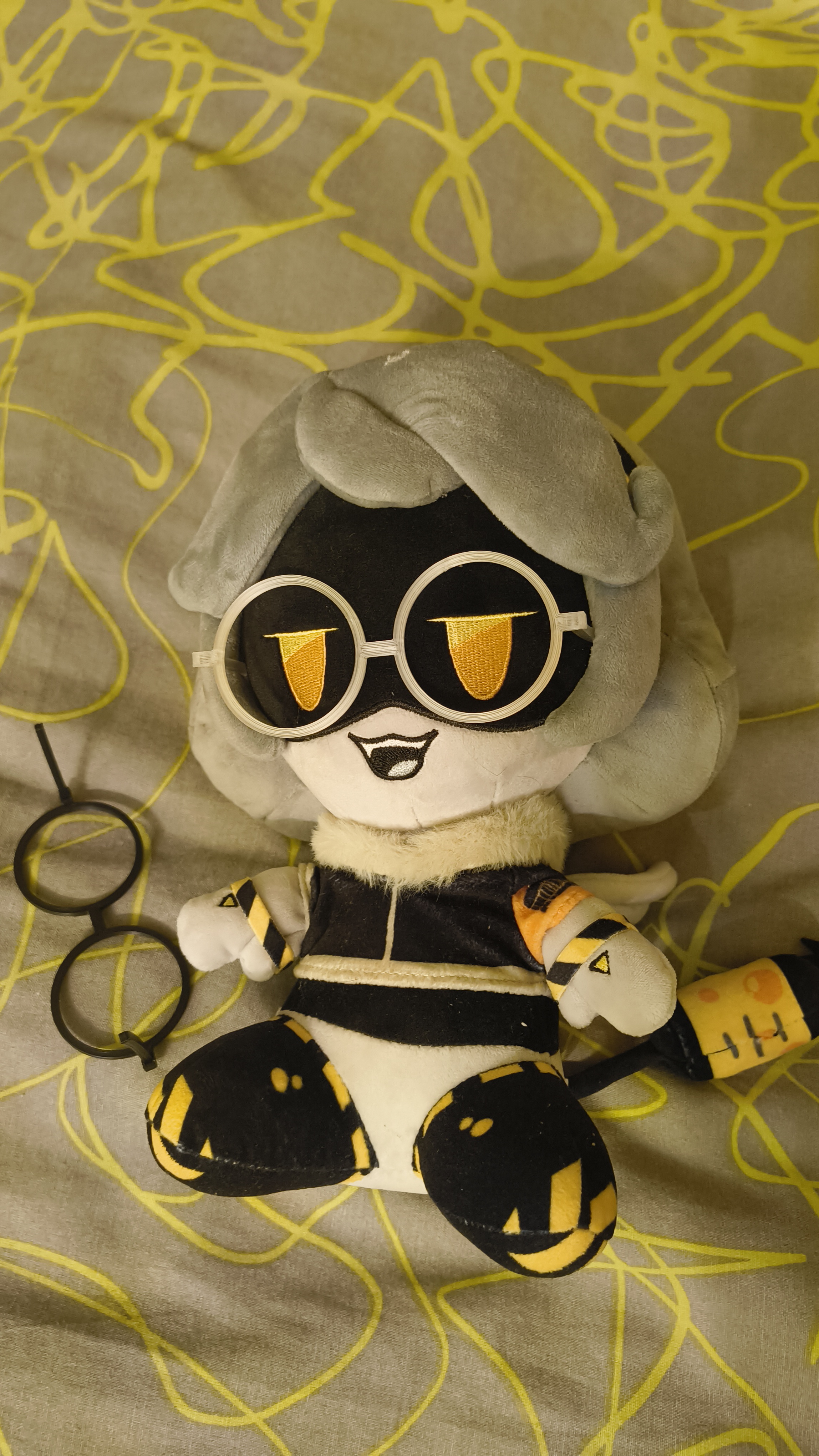 Glasses for V plush (and Vat Vuck?) | Murder Drones | General glasses for plushies/fumos?