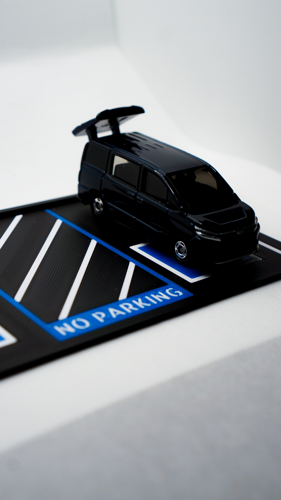 Accessible Parking Lot - 1:64 Scale Diorama — thumbnail 8