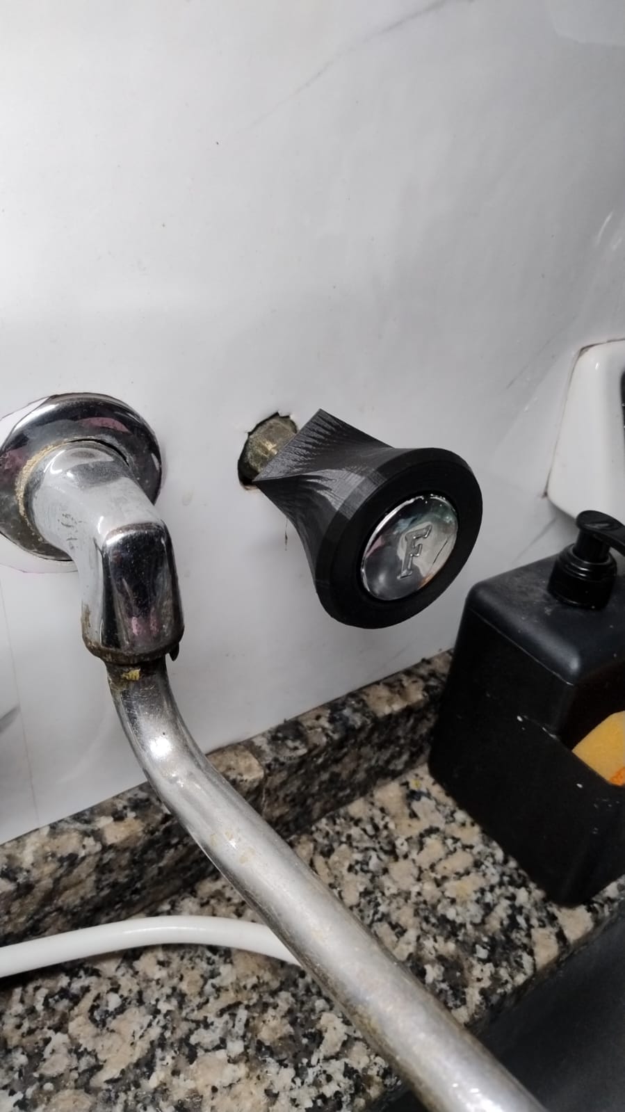 kitchen faucet/grifería de cocina