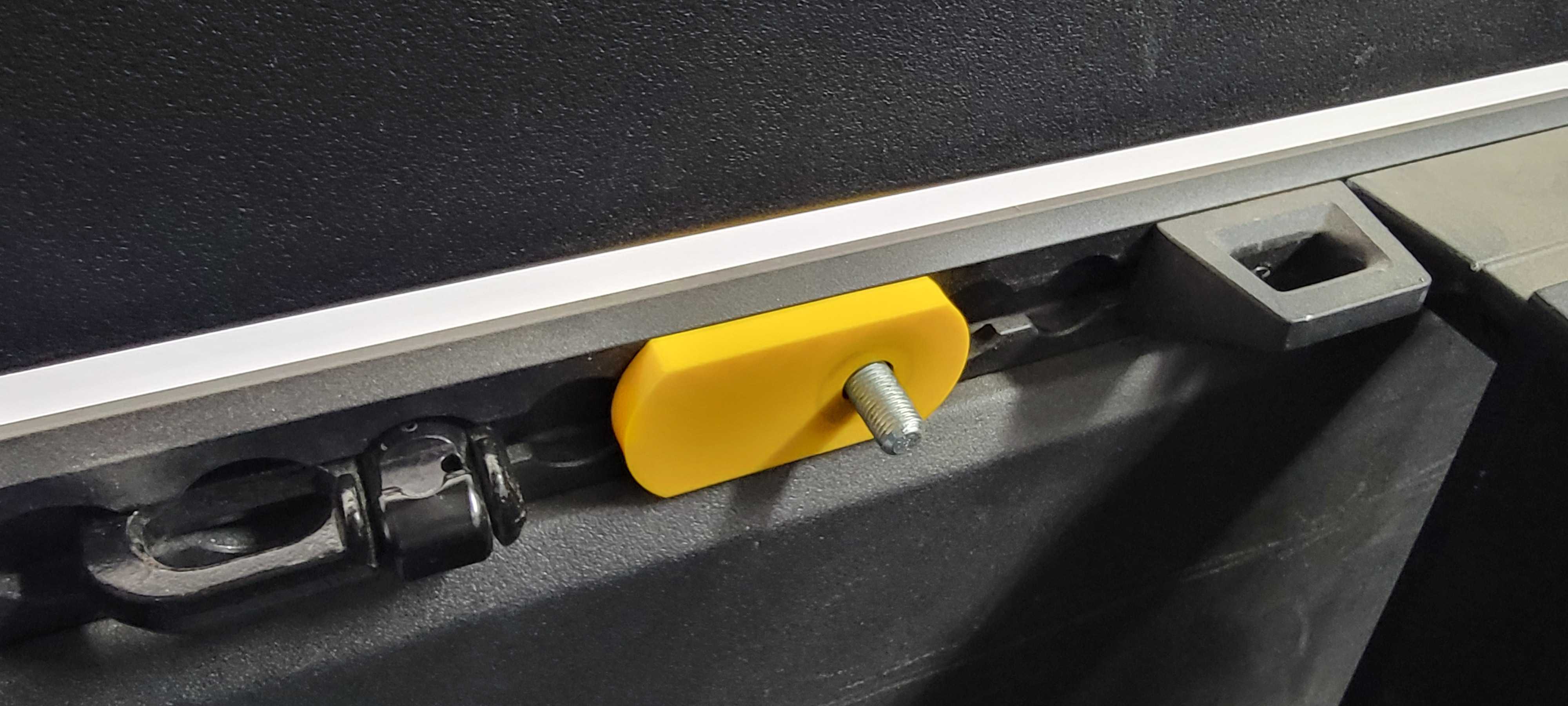 Miniatura 5 do modelo 3D L Track Stud Lockers