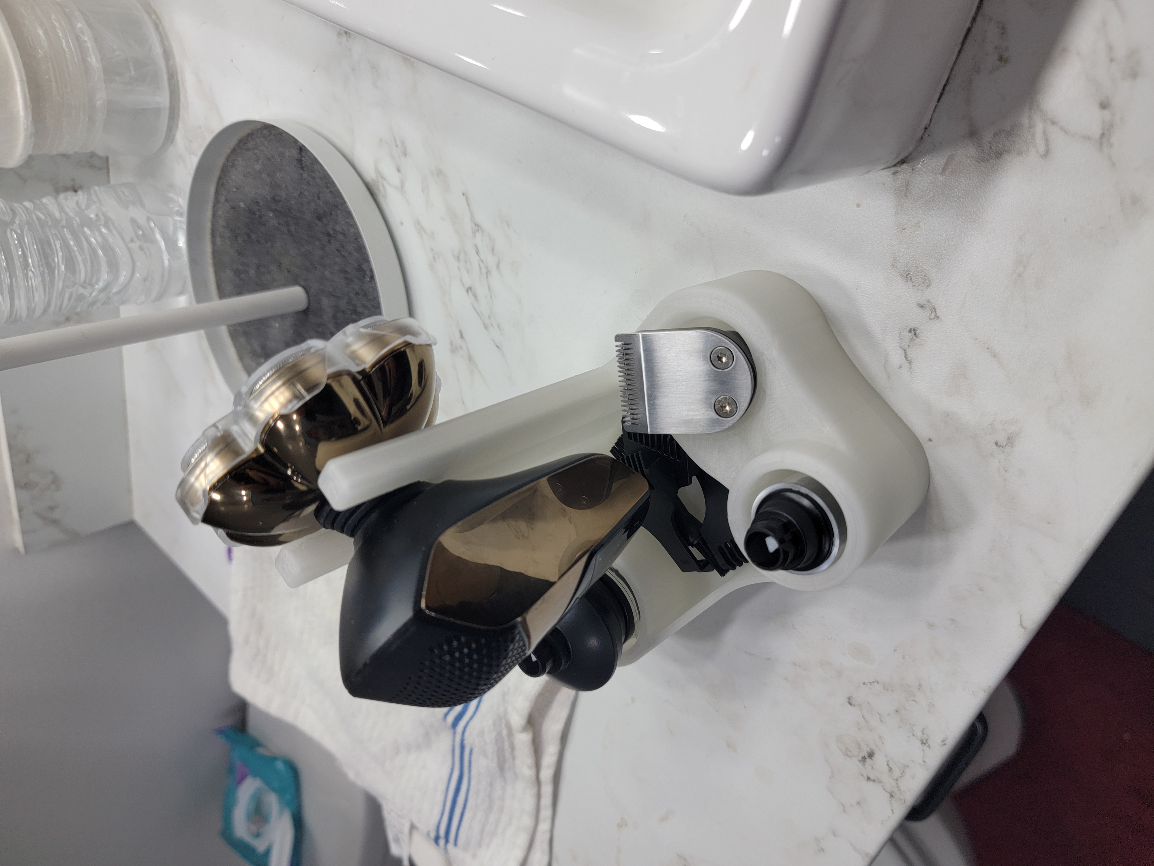 Head shaver rack