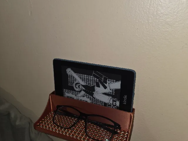 Kindle & Glasses Bedside Wall Shelf (Easy Print / No Supports)