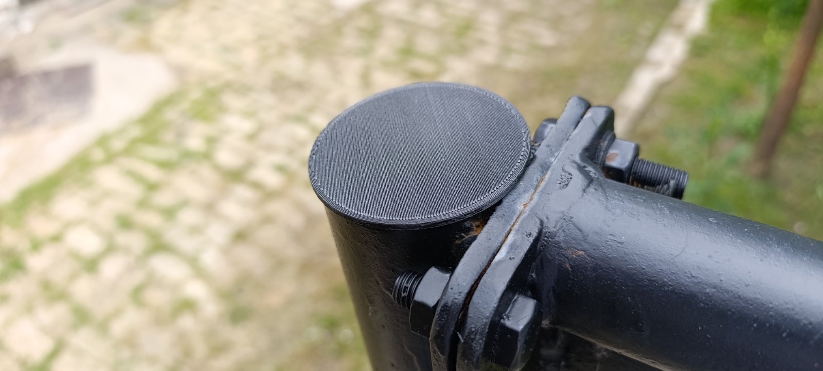 52 mm Tube Insert Cap for 61 mm Round Steel Tube - Hidden Ventilation