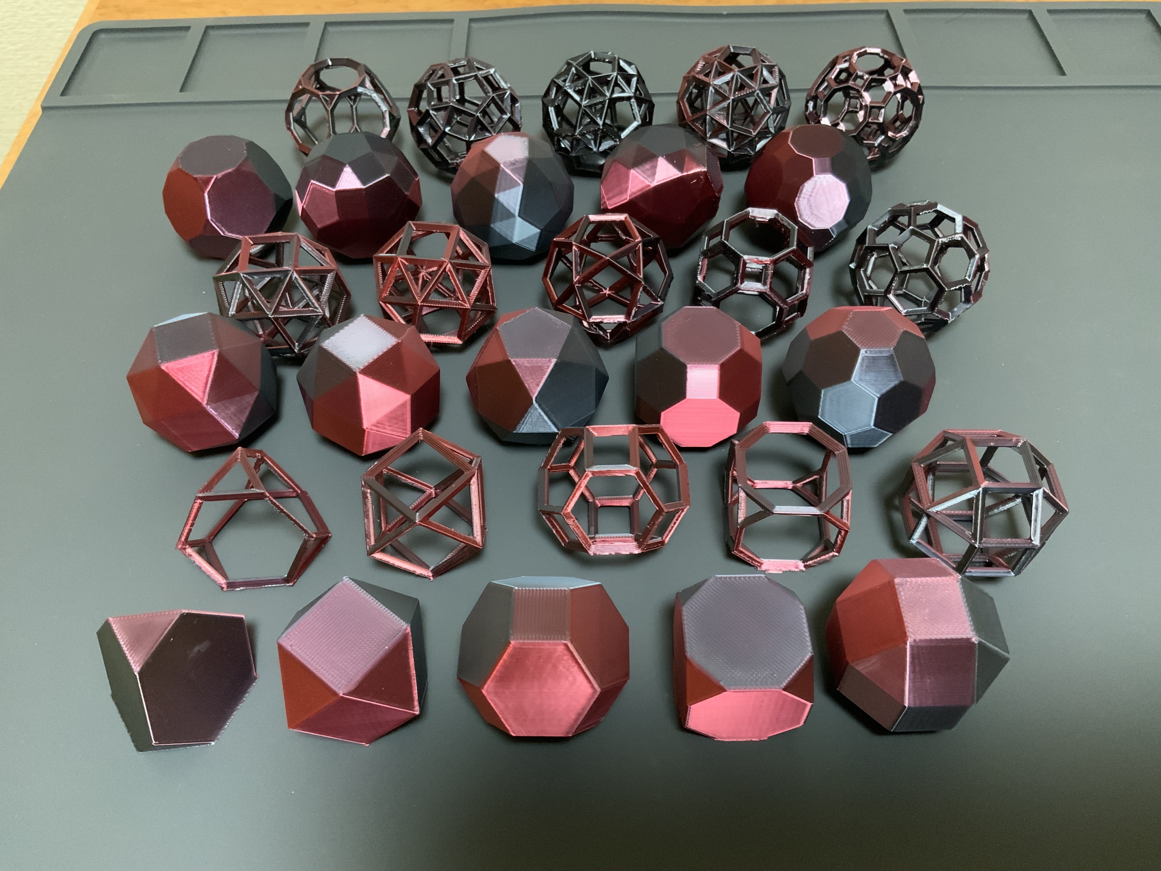 Archimedean Solids/Wireframe-Truncated Tetrahedron/Octahedron/Cube/Cuboctahedron/Icosahedron/Dodecahedron/Icosidodecahedron,Cuboctahedron,Rhombicuboctahedron,SnubCube,Icosidodecahedron,Rhombicosidodecahedron,SnubDodecahedron