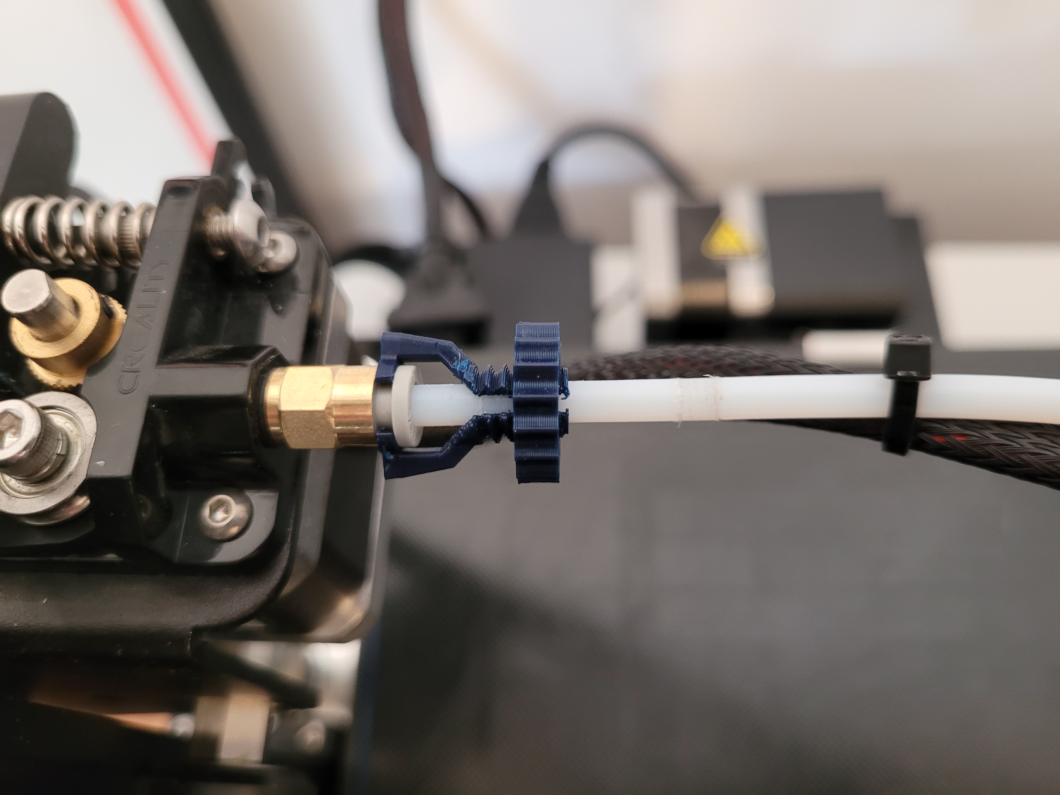 Ender 3 (or any other probably) bowden coupler clip extruder fitting