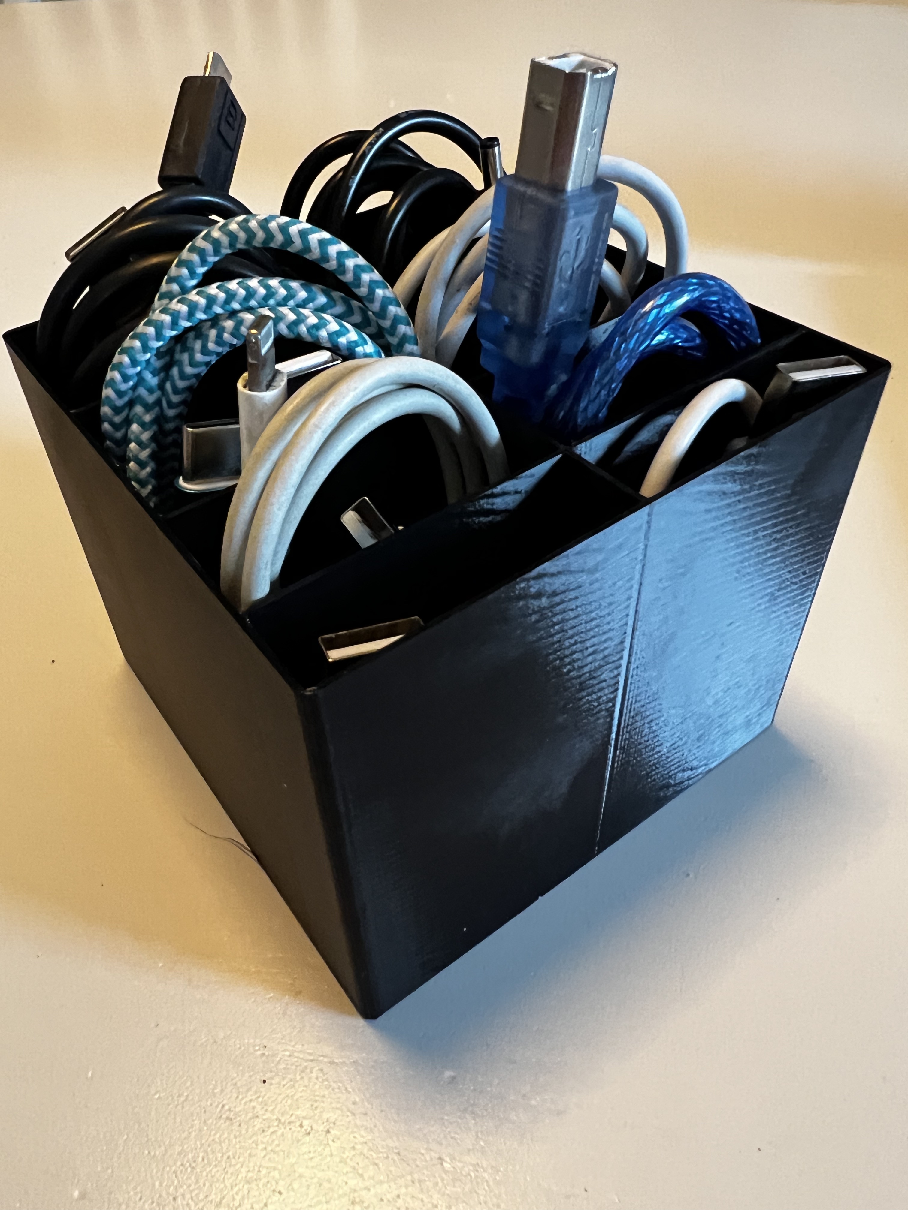 Cable organizer
