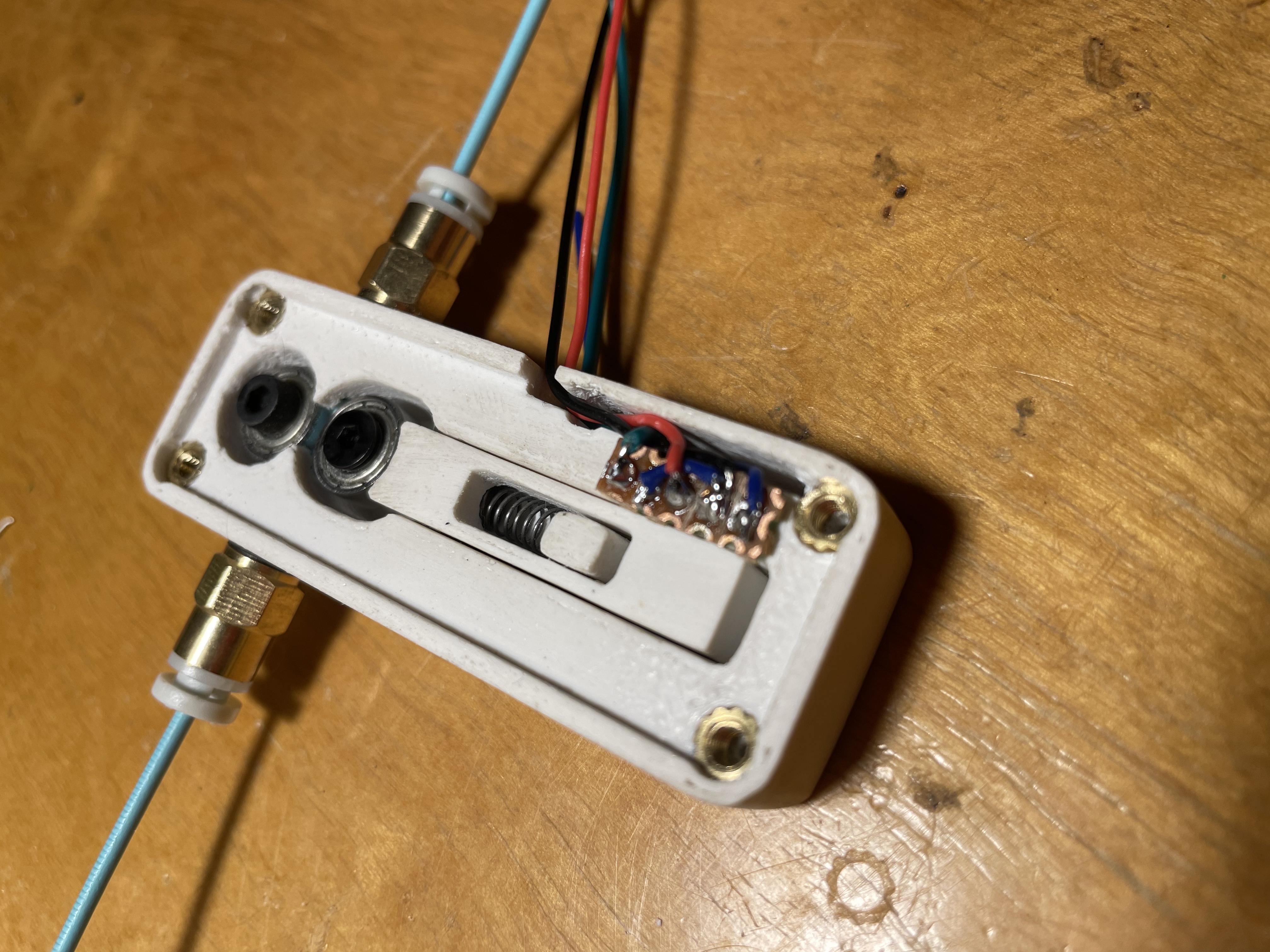 Miniatura 2 do modelo 3D Improved lid for filament width sensor