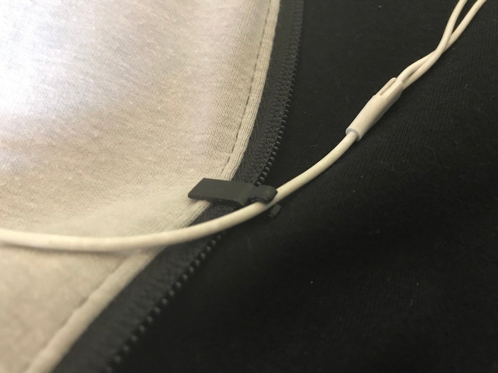 Jacket Zipper Earbud Wire Holder