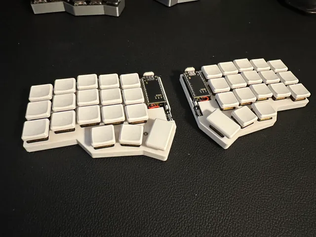 Bluetooth Corne Mini Choc w/ Magnetic Travel Mode