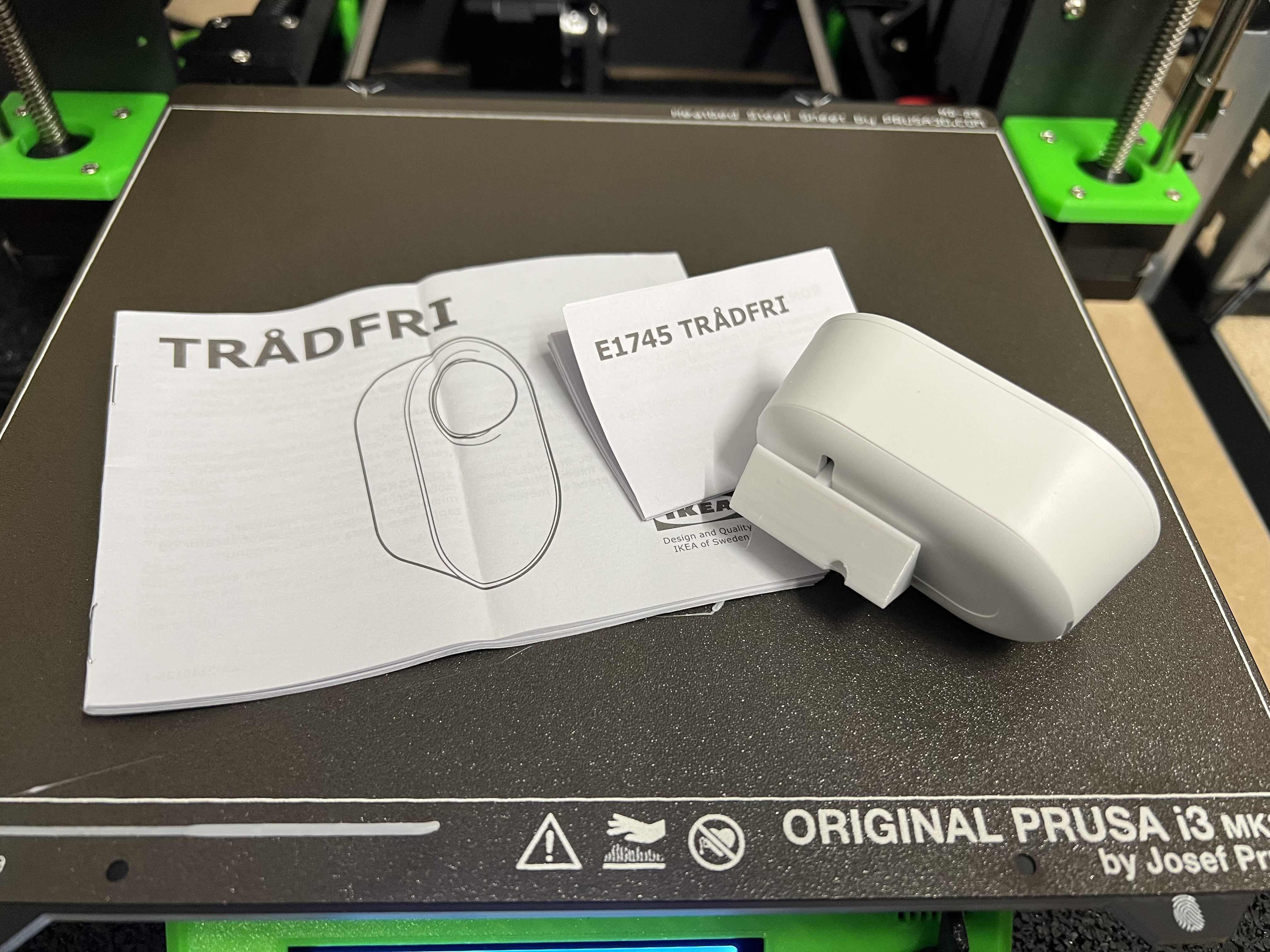 Miniatura 2 do modelo 3D IKEA Tradfri Motion Sensor Corner Mount