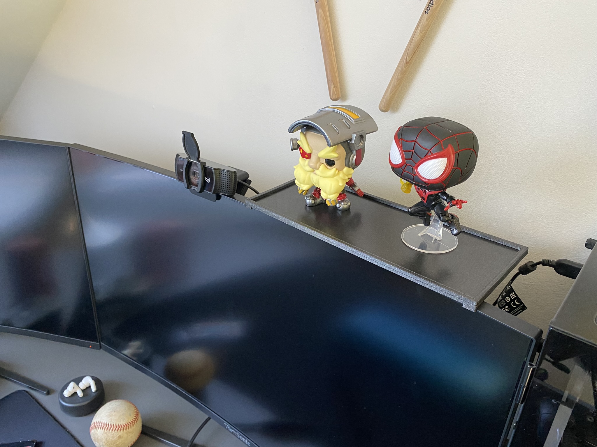 Monitor shelf / Polička na monitor